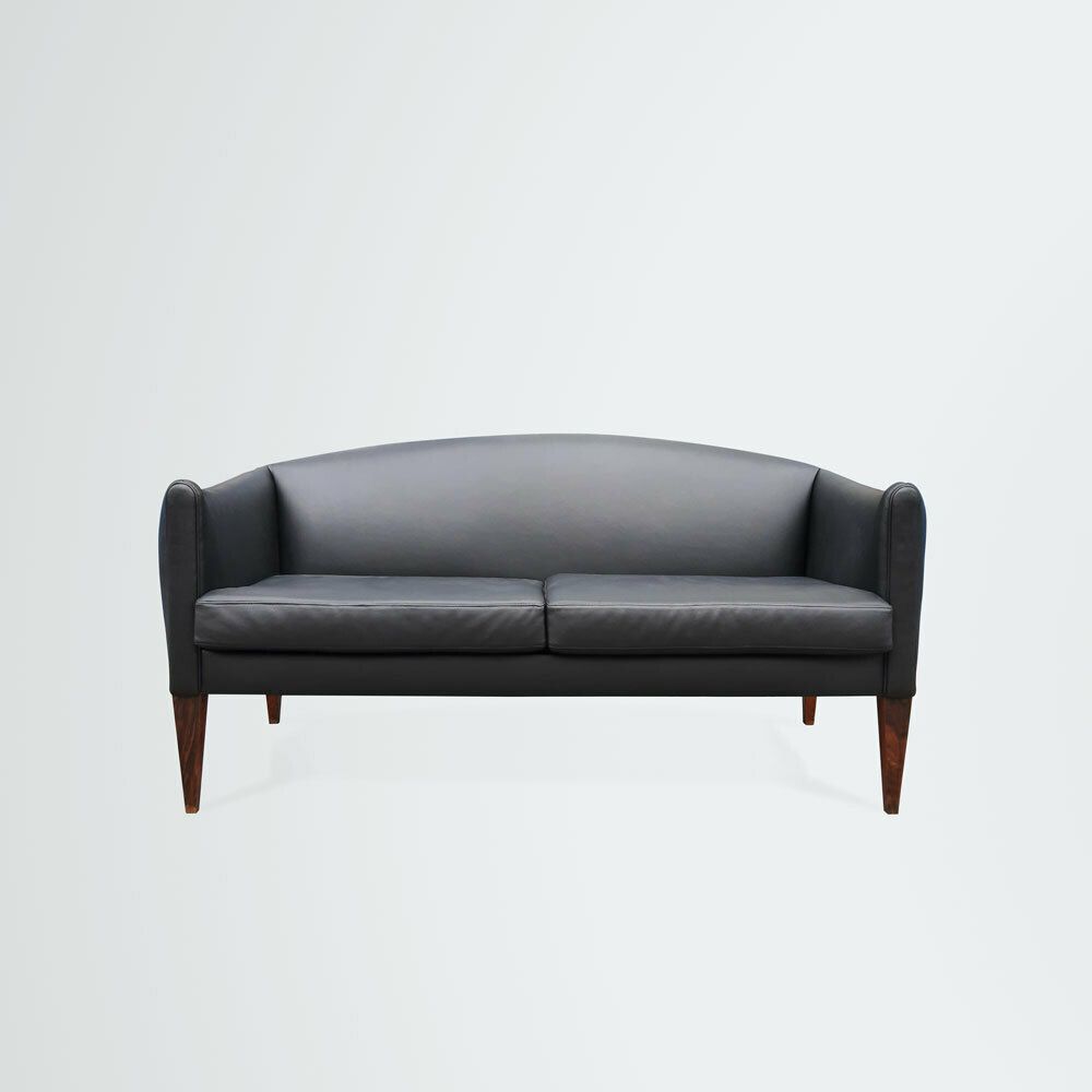 Illum Wikkelsø V12 Sofa photo Furniture