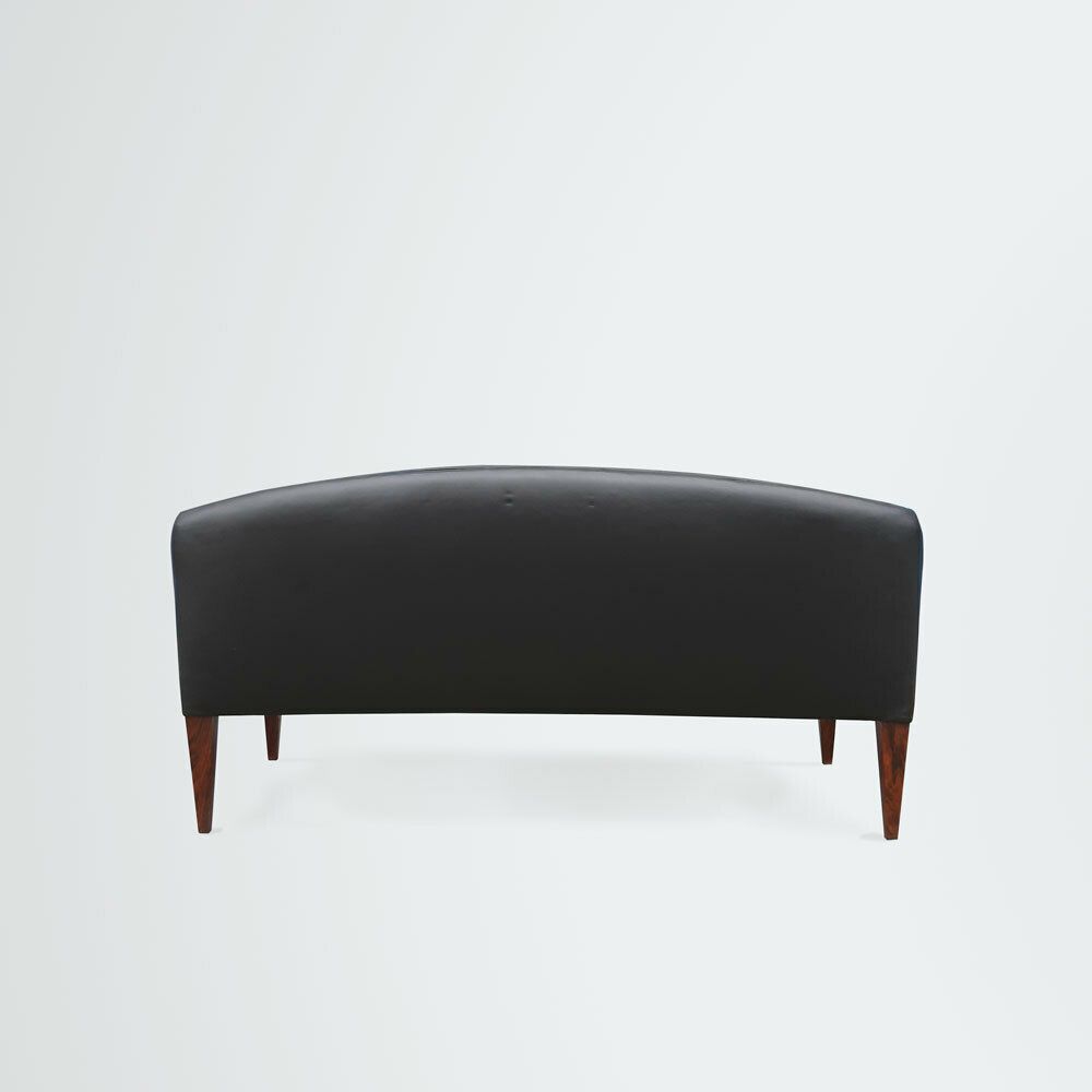 photo furniture Illum Wikkelsø V12 Sofa