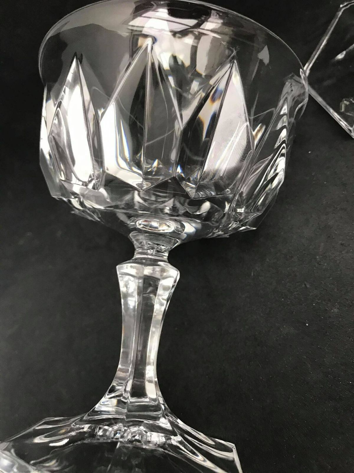 Champagne Glasses Set 2 Molded Glass Cups Cocktail Liquor Sherbet Dessert Wedding Toast Gift Couple photo furniture