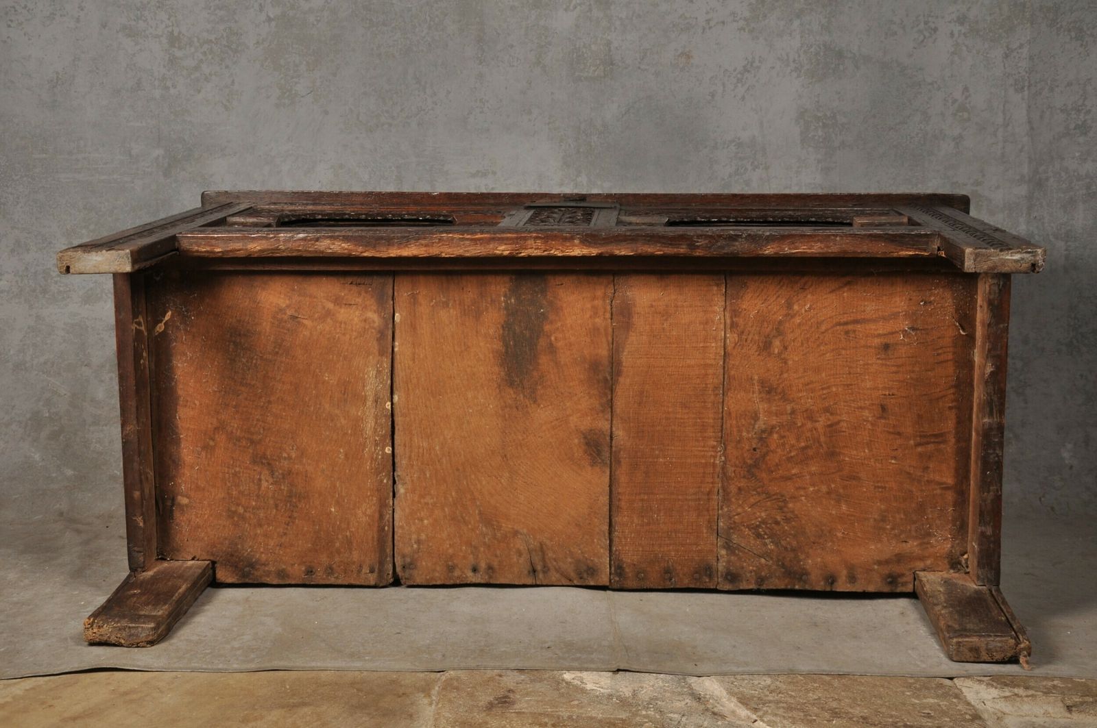 Furniture Early 17th Century Oak Coffer, 18th Century And Earlier photo