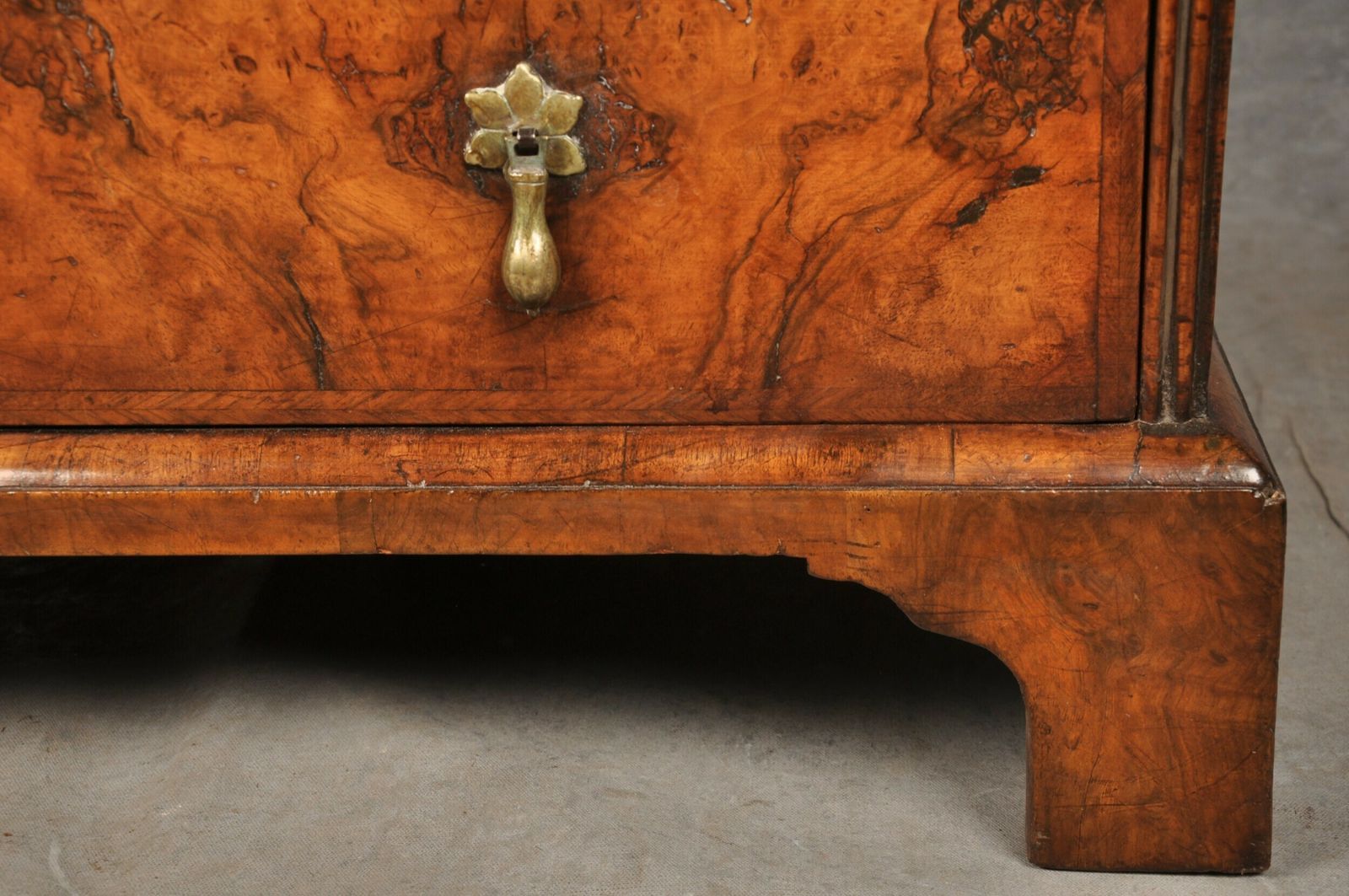 4800.0 Small Early 18th Century Burr Walnut Bureau photo