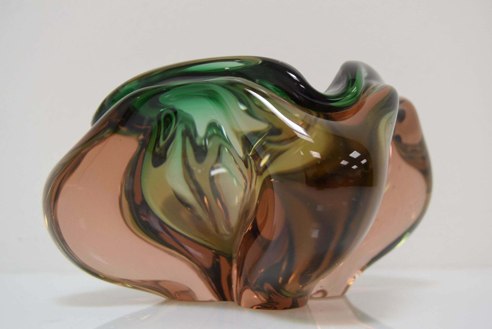 Midcentury Ashtray From Metallurgical Glass, By Glasswork Novy Bor, 1960s photo vinterior