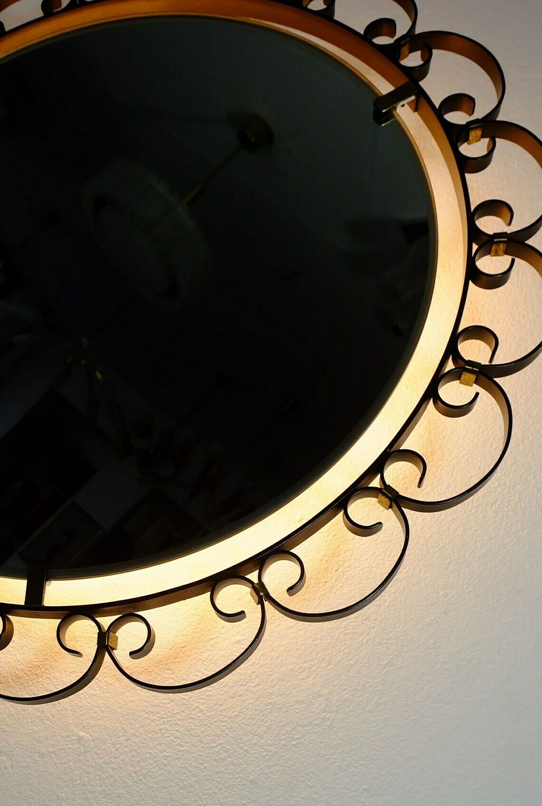 Round Mid Century Modern Illuminated Wall Mirror With Iron And Brass Frame Hillebrand 1960s photo Home Decor