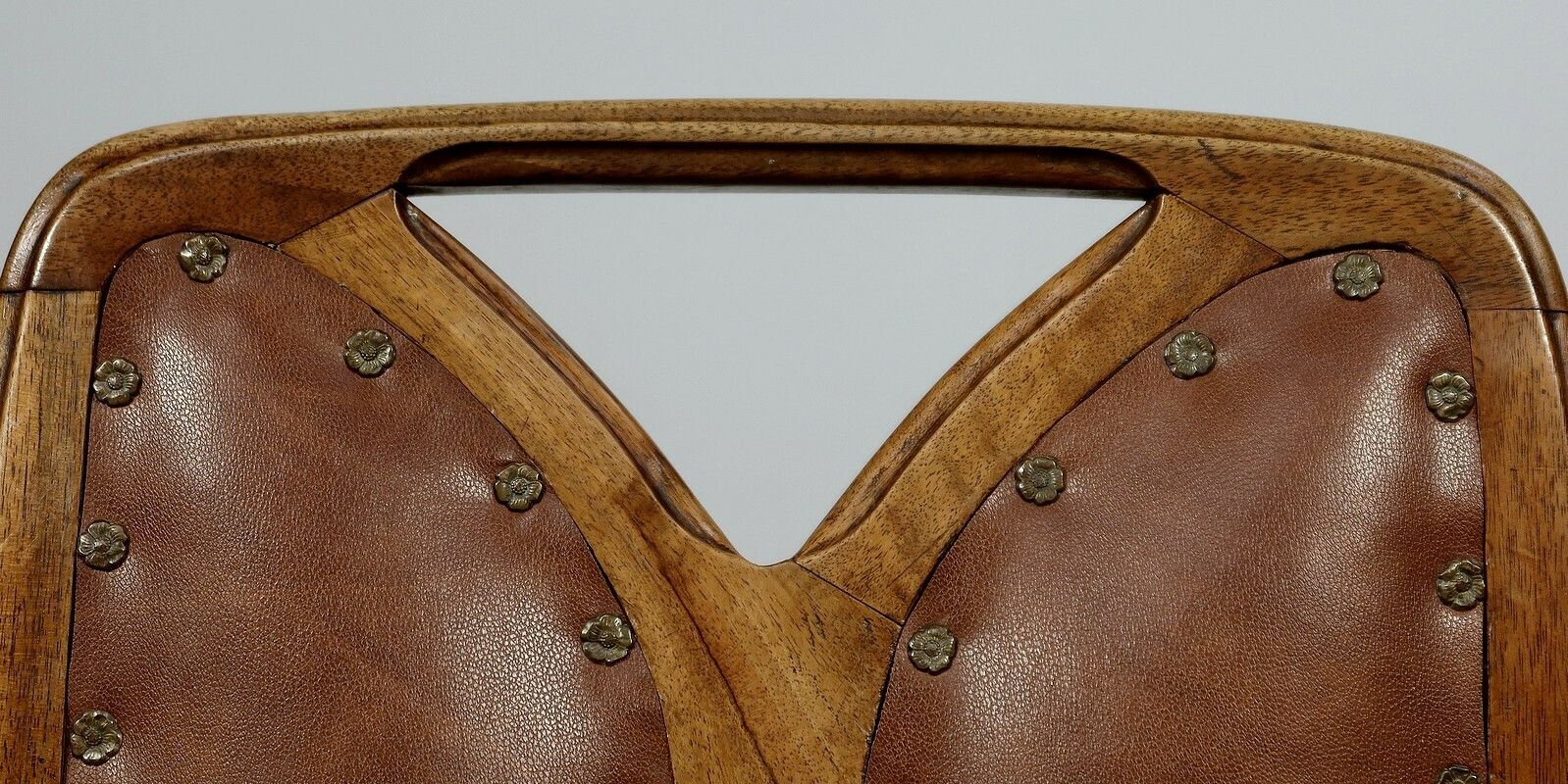 photo furniture Pair Of Walnut Chairs, School Of Nancy, Art Nouveau, 1900
