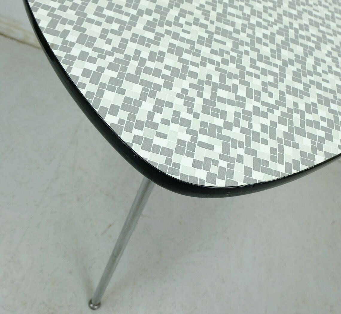 1950s Three Legged Coffee Table With Formica Top And Slanted Chrome Legs photo 200.012