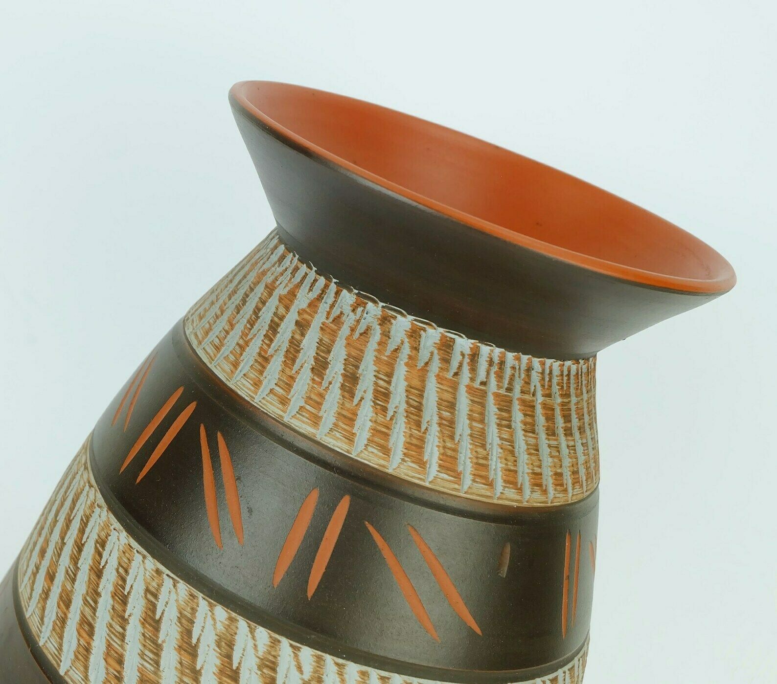 1950's Akru Keramik Mid Century Vase Sgraffito Decor Model 10 30 photo vinterior