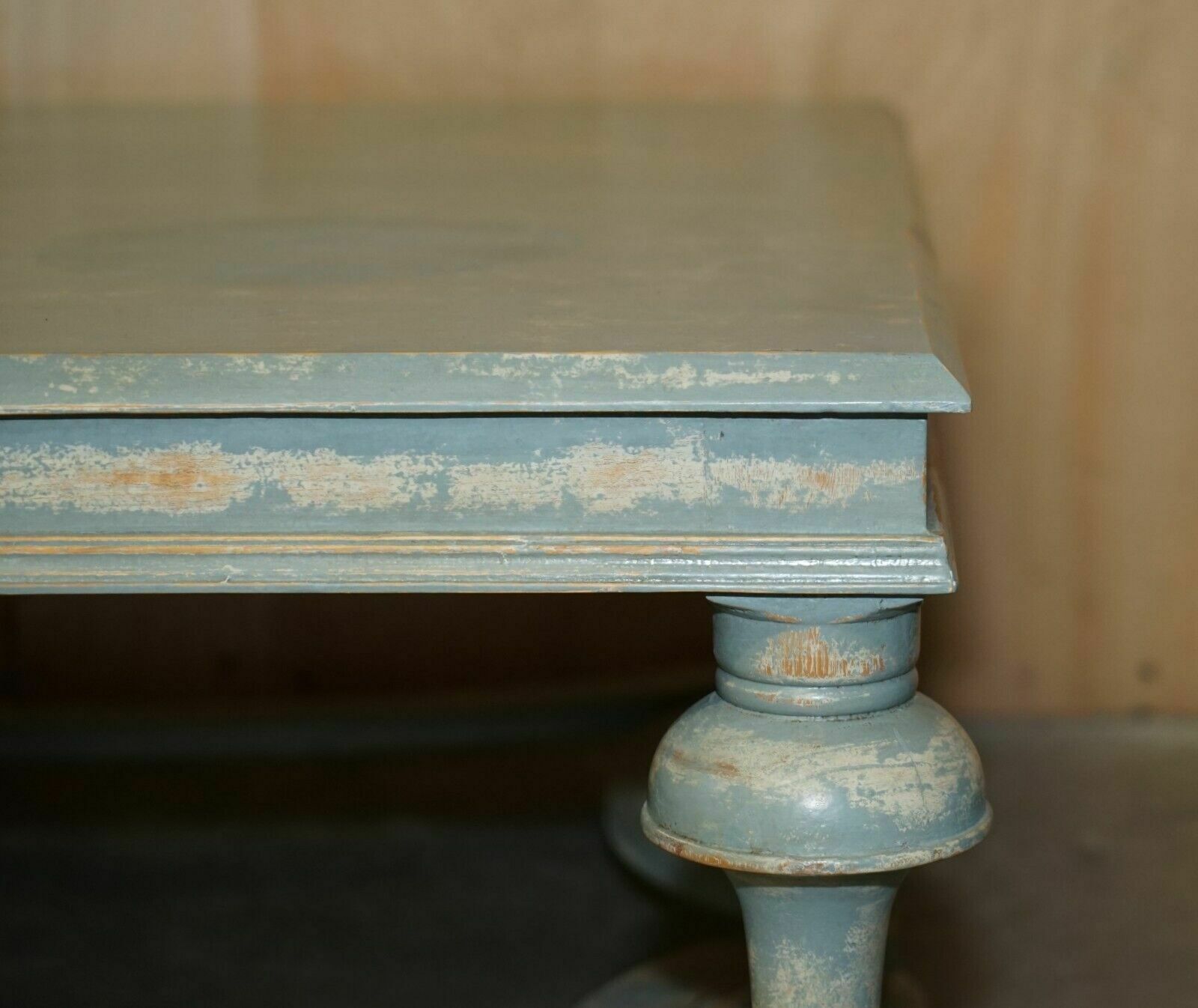 photo furniture Massive Original Paint Six Pillars Leg French Country House Coffee Table