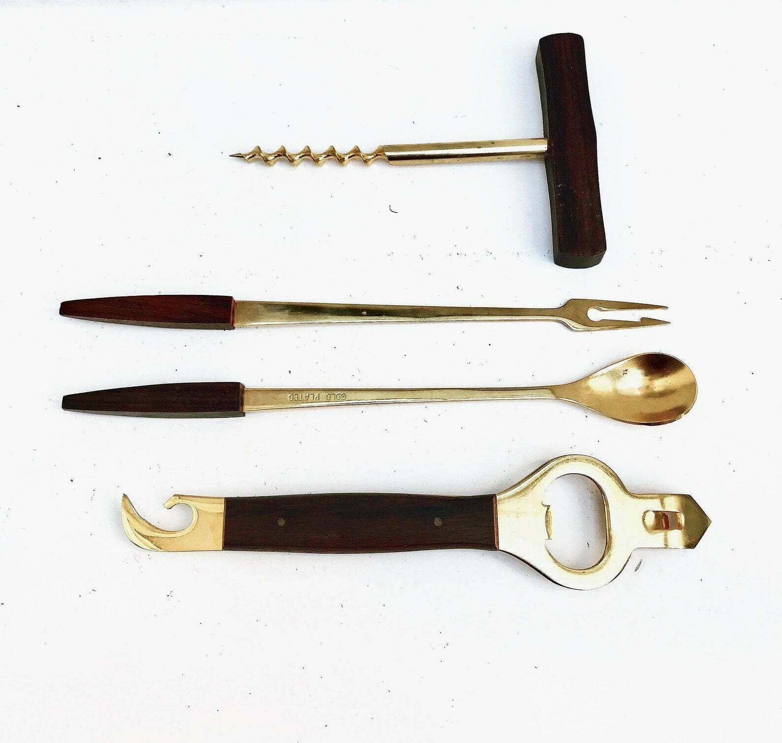 Baraccessoires – 4-delige barset | Goudkleurig barware | Kurkentrekker, flesopener, blikopener, olijfvork, cocktaillepel | Cadeau voor bartender