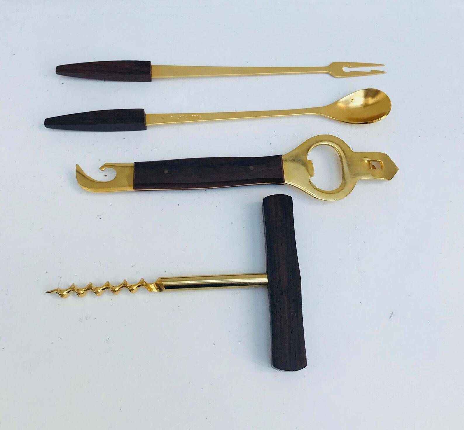 photo furniture Bar Accessories Tools 4 Pieces Bar Set Gold Barware Cork Screw Beer Bottle Opener Can Opener Olive Fork Cocktail Spoon Bar Gift Bartender