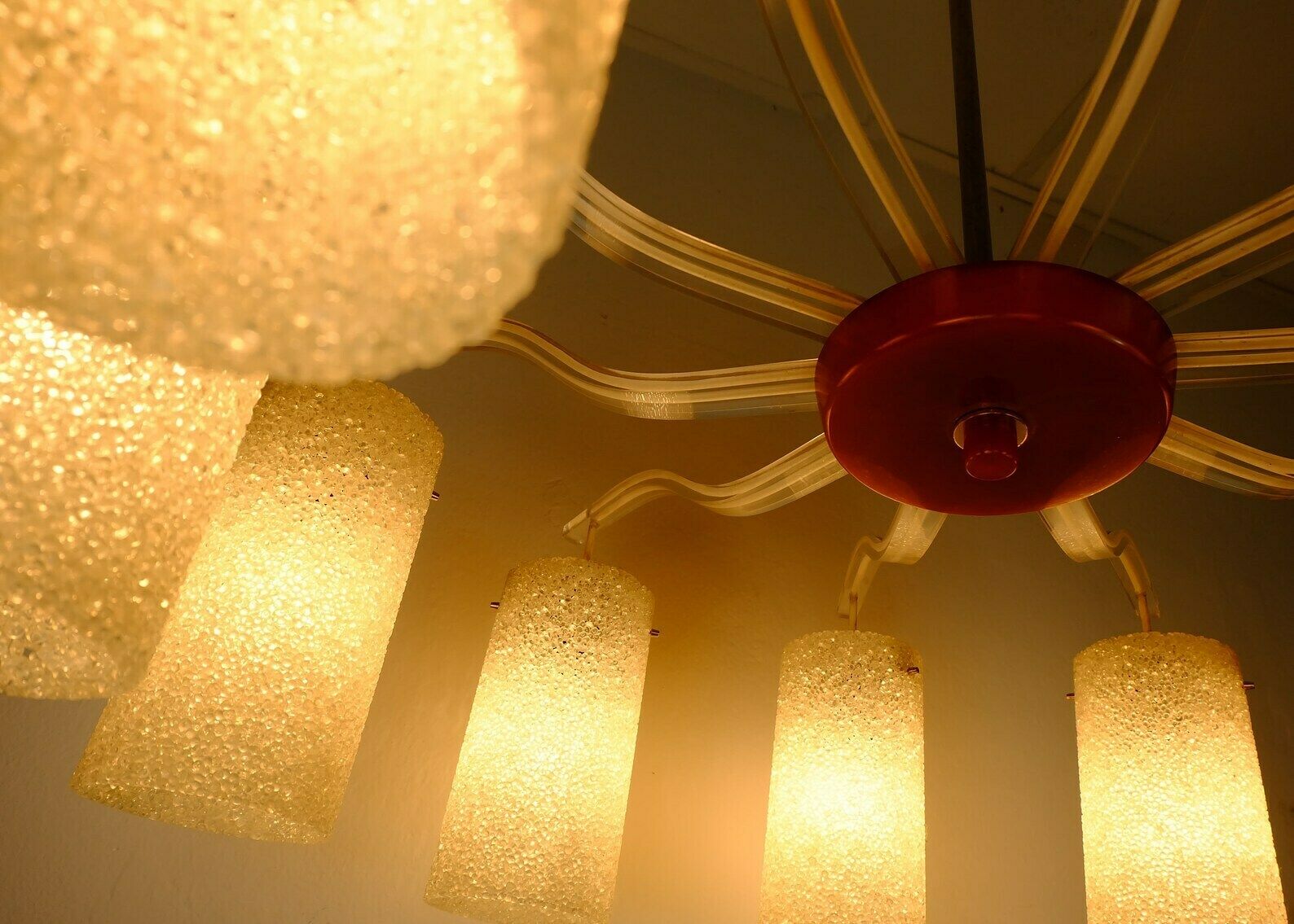 photo for sale Outstanding Large 1950s 60s Mid Century 10 Light Chandelier Acrylic Bakelite Plastic Granules Shades