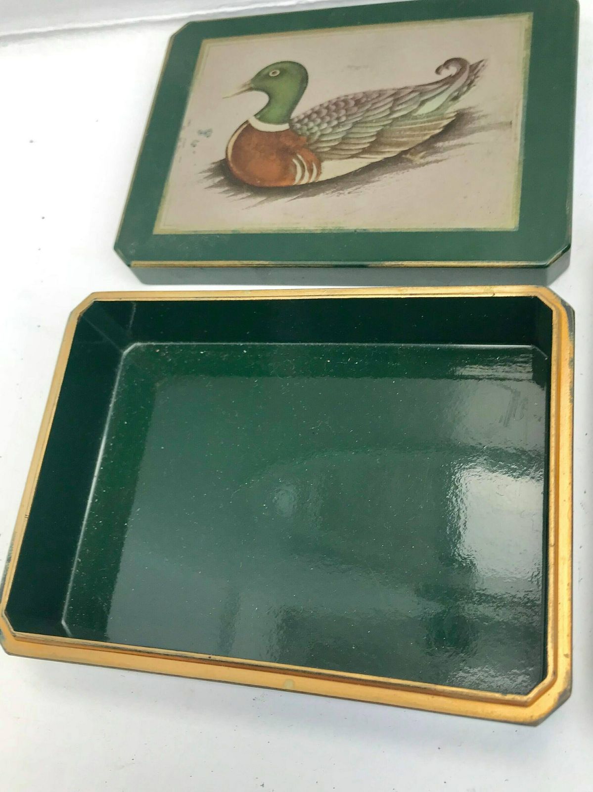 Bureauset lakdoos dienblad Melarti donkergroen gouden accenten bureauaccessoires, entreedecoratie rechthoekige doos met deksel sleutelschaal photo vinterior