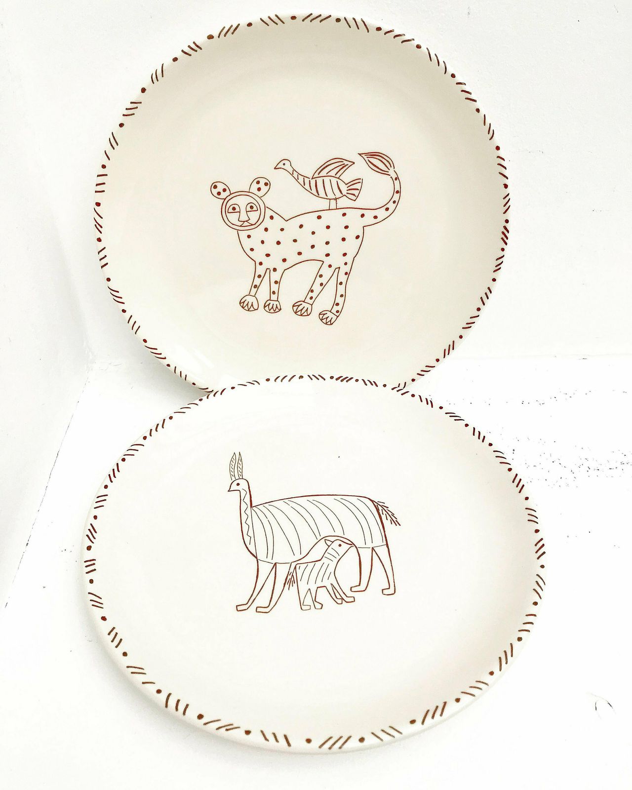 Decorative Dishes Hand Painted Animal Naif Llama Guepard Child Decoration Pair Of Plates Uniques photo furniture