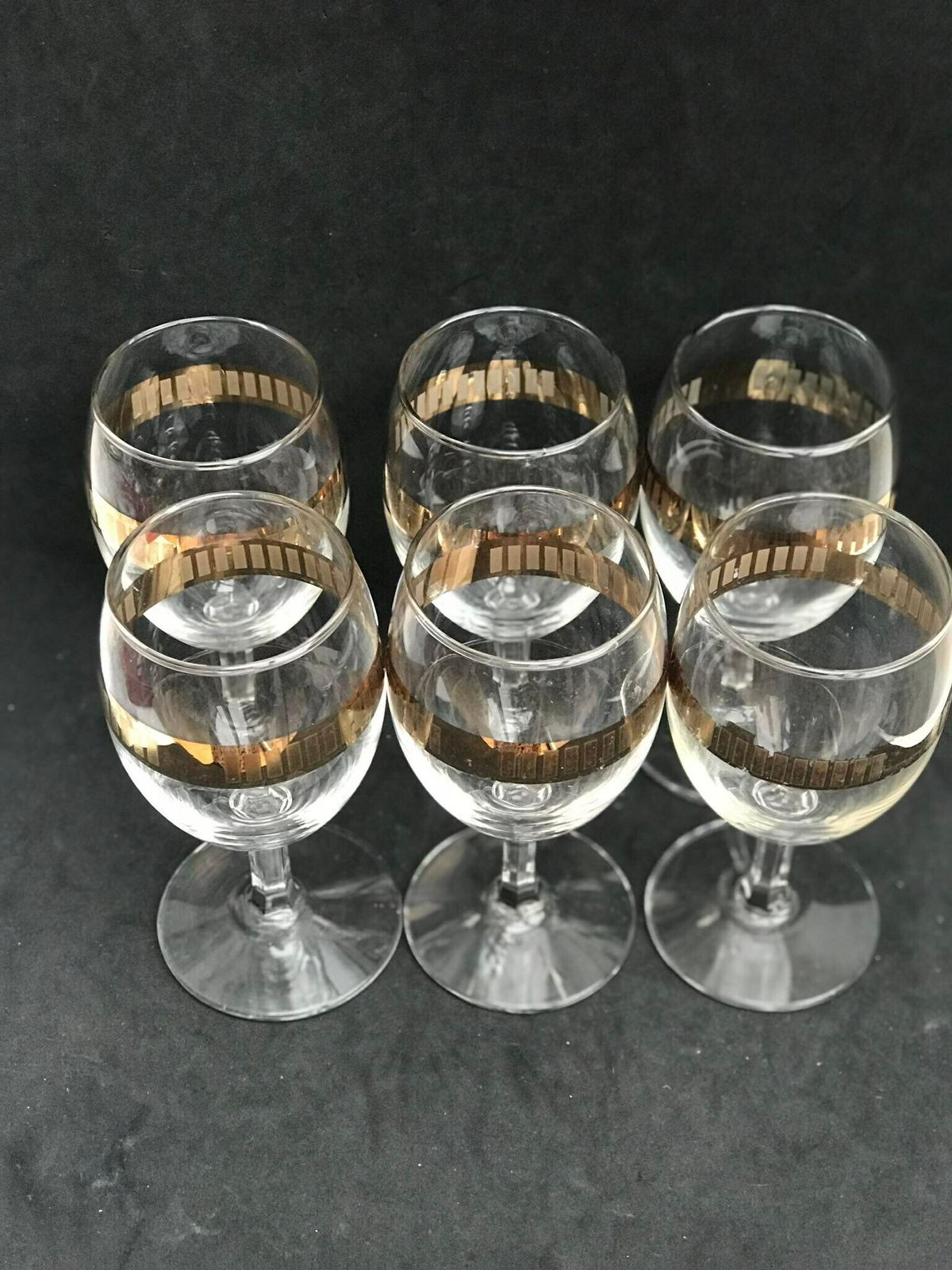 Lot de 6 verres à vin, pied doré décoré à base ronde, dorure à l'or fin, Hollywood Regency, France, années 1950 photo for sale