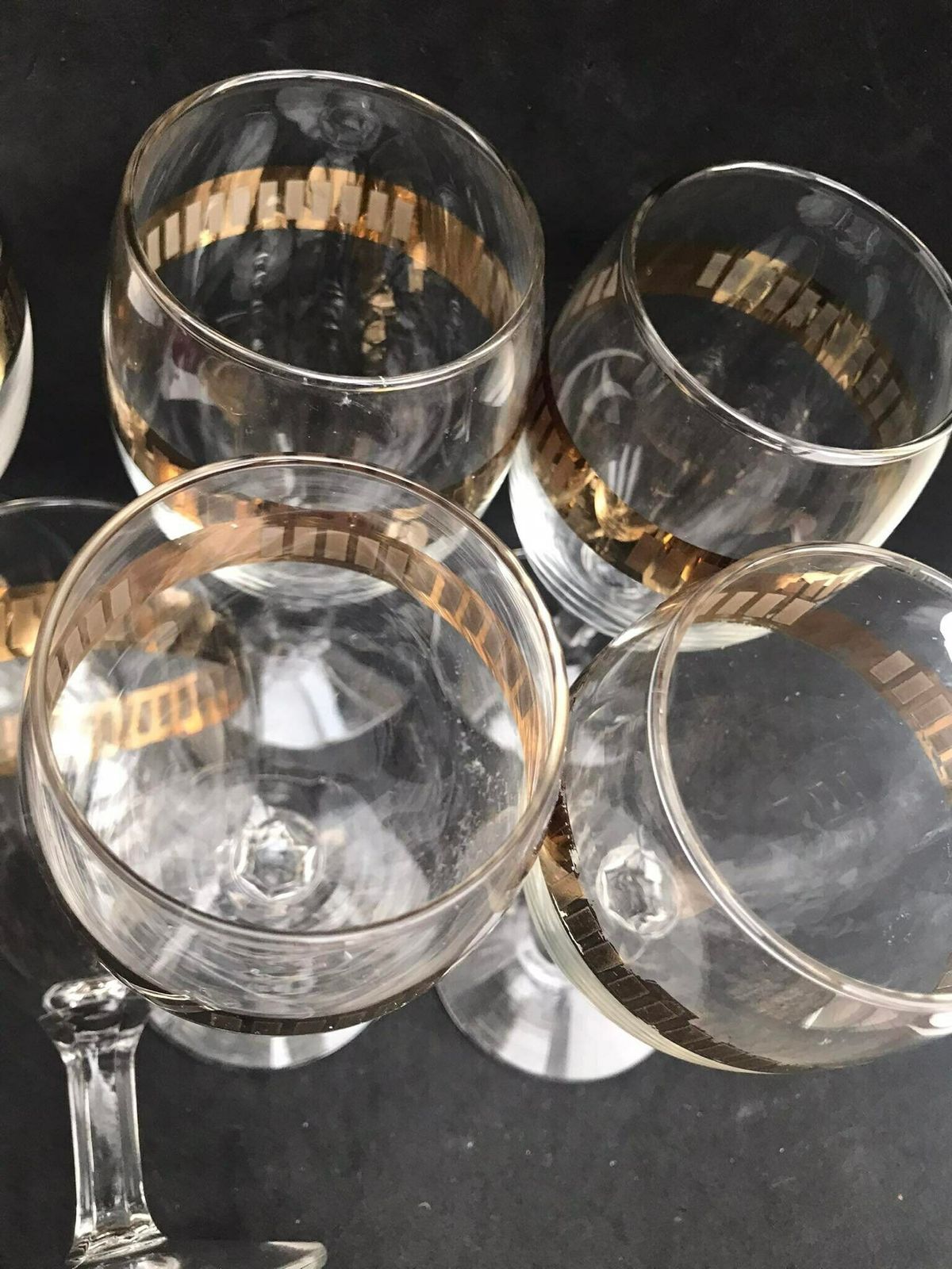 photo furniture Lot de 6 verres à vin, pied doré décoré à base ronde, dorure à l'or fin, Hollywood Regency, France, années 1950