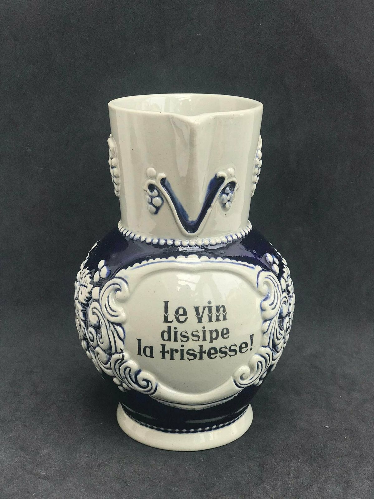 Kan – Geglazuurd Steengoed – Wijnkan Van Een Halve Liter – Karaf – Frans – Blauw Kobalt – Fles – Oliekan – Waterkan – Uniek Cadeau photo for sale