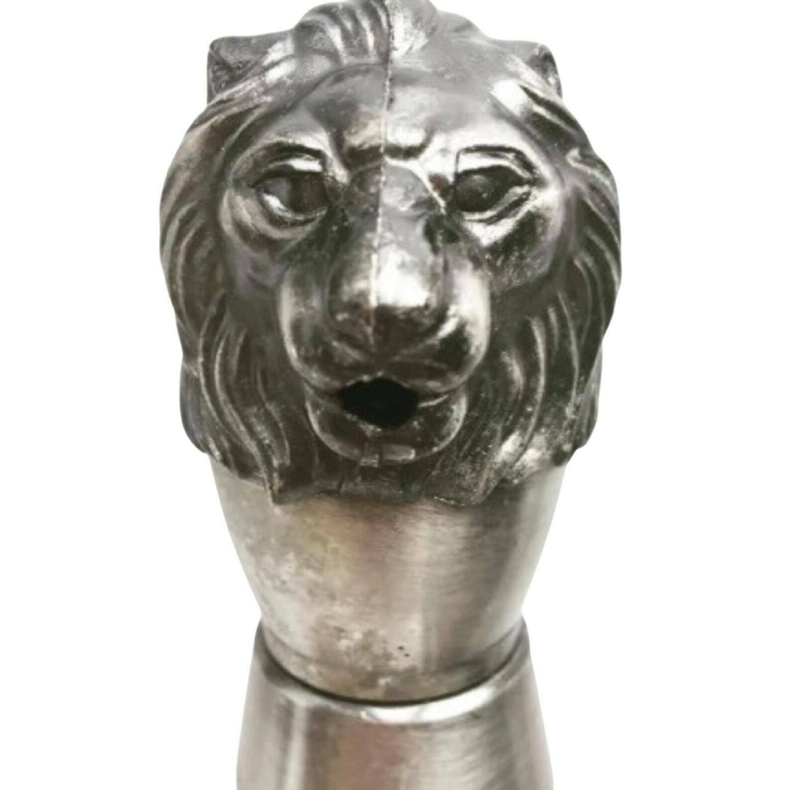 Vintage Flessenstop, Metalen Schenktuit Met Leeuwenkop, Ca. Jaren 1950 – Bijzonder Dierlijk Vormgegeven Metalen Stuk