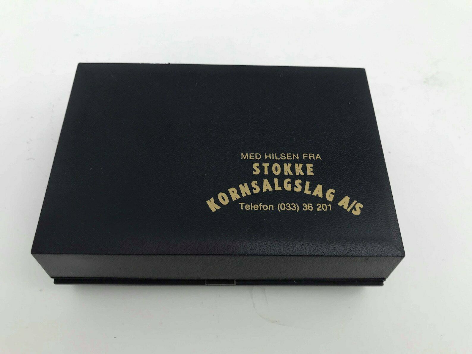 Gouden Barset – Flesopener En Flessenstopper – Cadeau Voor Architect Of Bouwer – Schop  En Helmmotief – Gemaakt In Noorwegen – In Doos photo buy