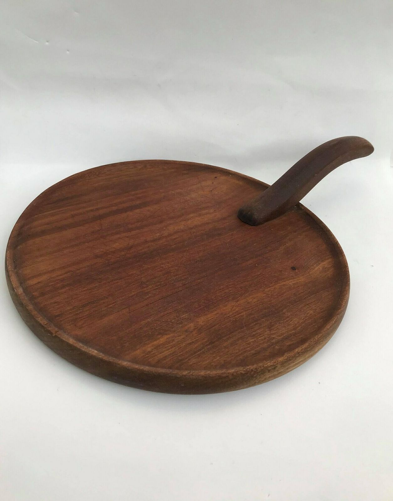 Cutting Board Cheese Charcuterie Serving Board Appetizers Platter Wooden Round Platter With Handle Barbecue Accessories Gift For Him Grill photo vinterior