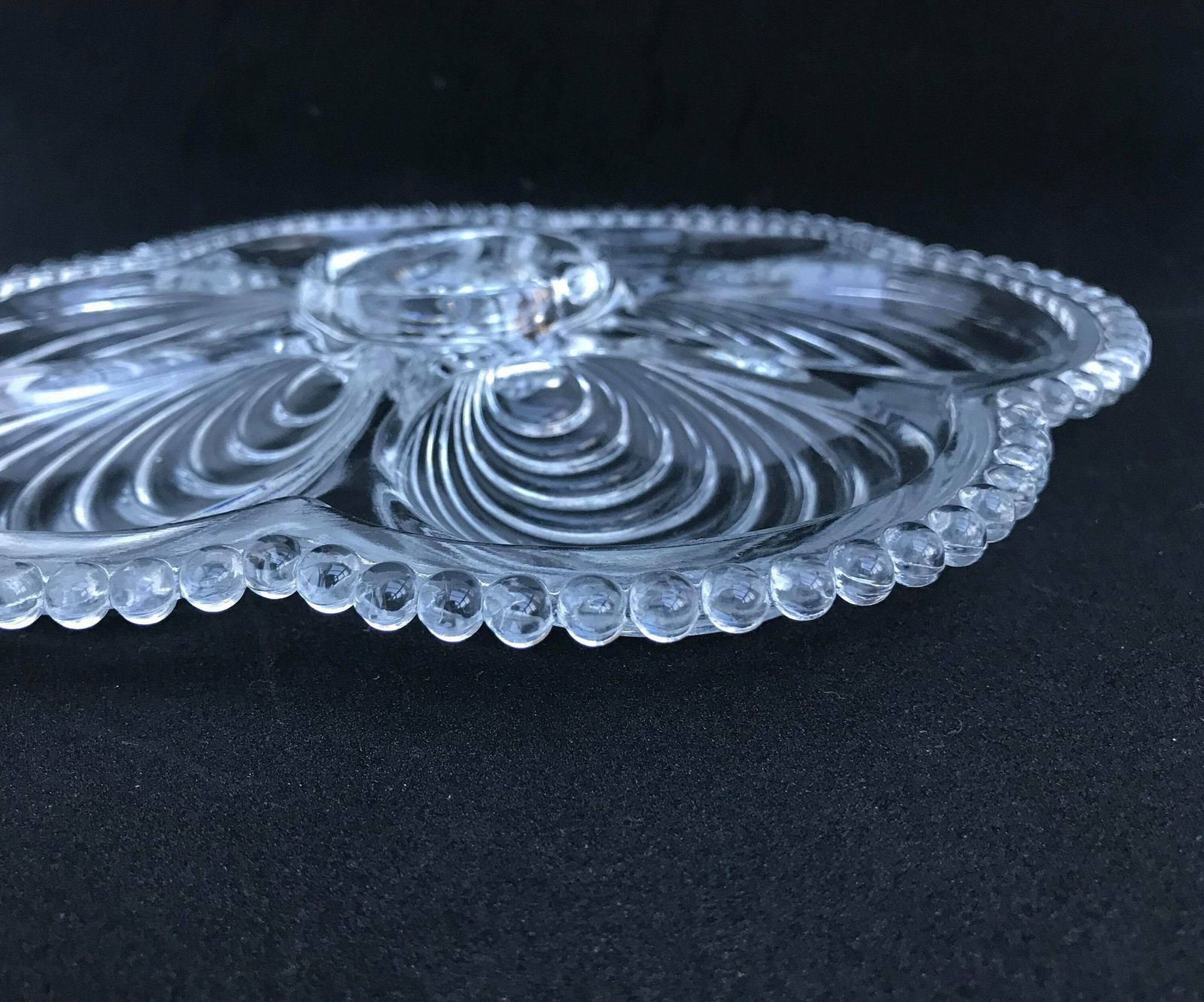 photo furniture Oesterschaal Helder Glas | 1 Oesterschaal Met Glazen Kralen | Verzamelaarsschaal Collectie. Oesterschaal, Oesterborden Transparant Glas