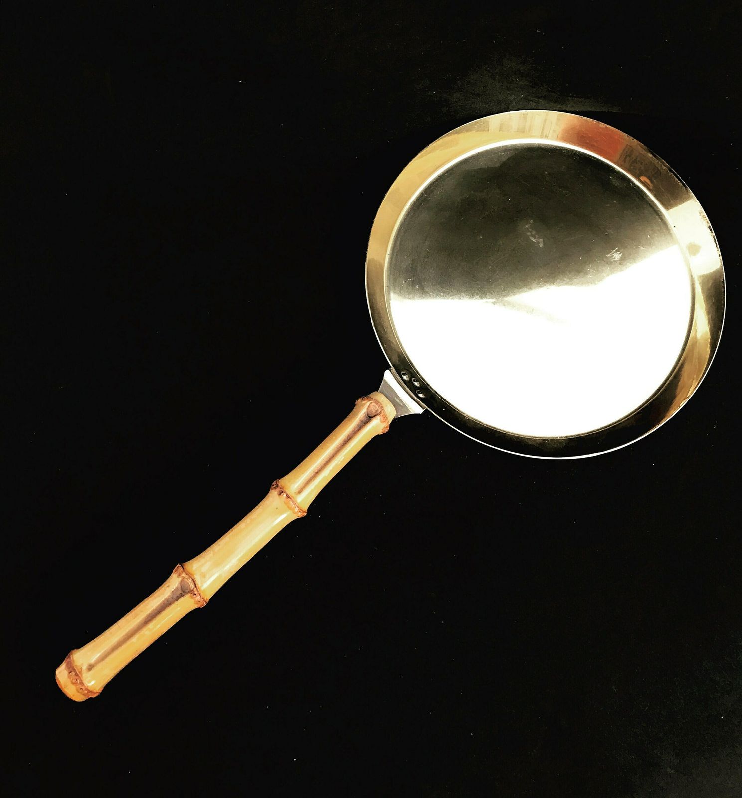 Messing Pan – Mid Century Bbj Erzeugnis – Duits Messing Met Bamboesteel – Platte Serveerpan, Pannenkoeken, Decoratief
