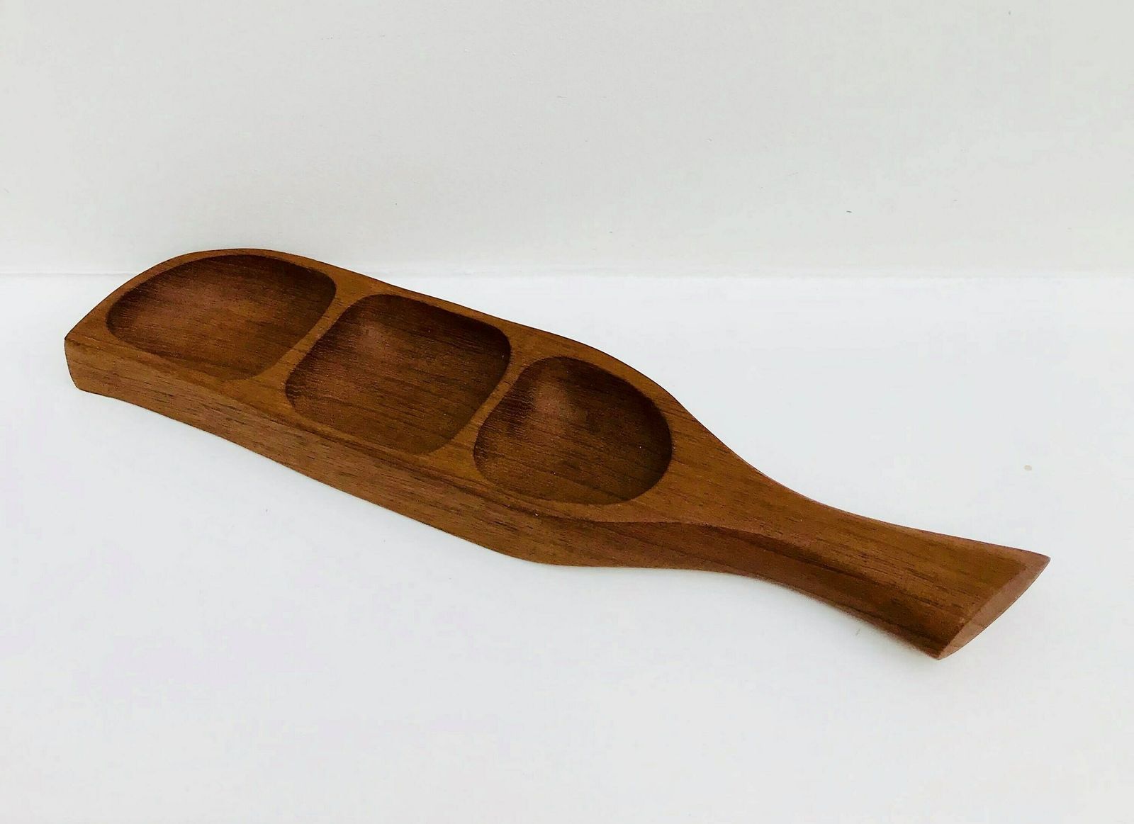 Teakhouten Serveerschaal – Deens Mid Century Modern – Bladvorming Met Handvat photo vintage
