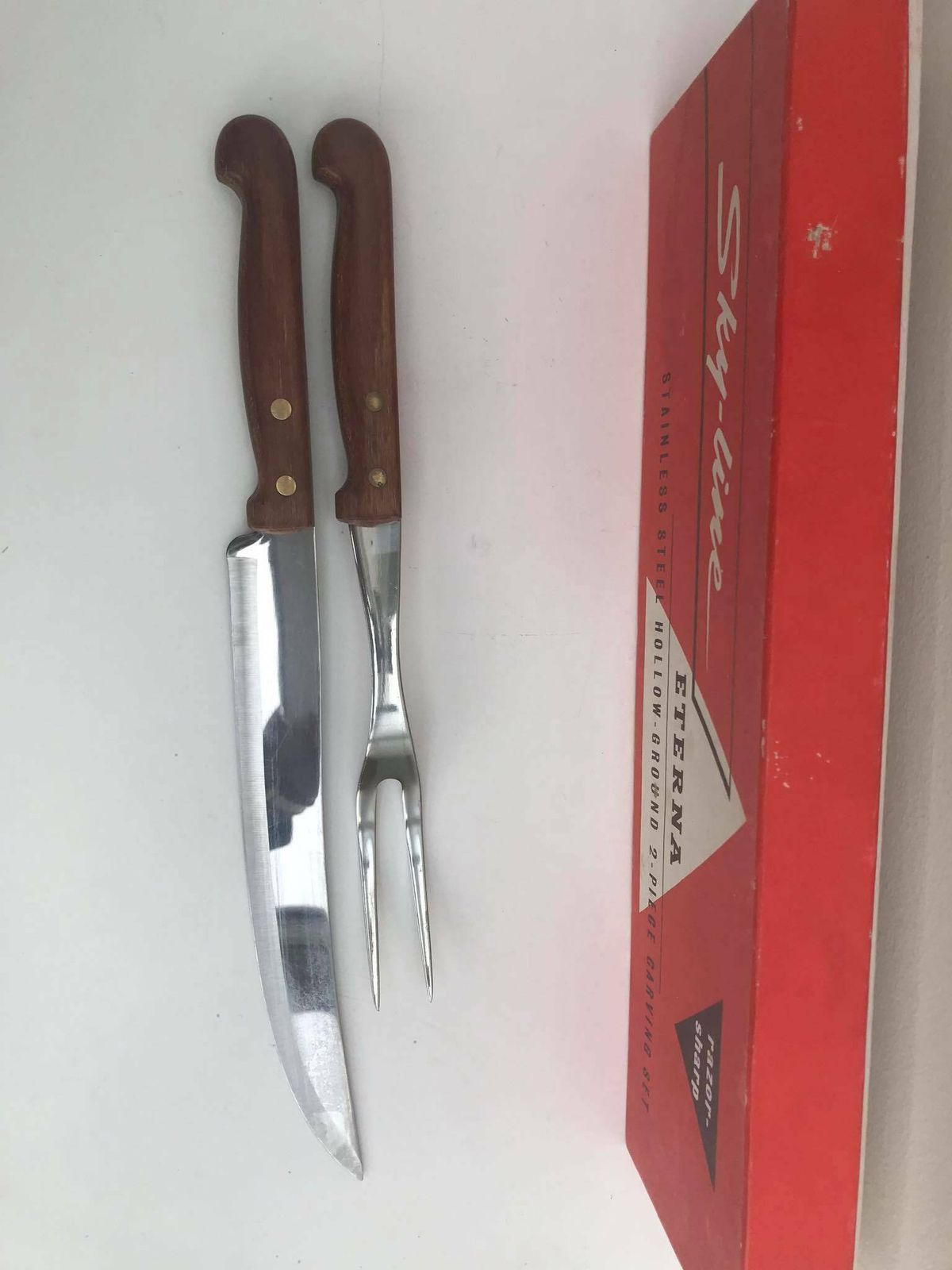 Carving Knife In Its Box Harpening Steel Knife Carving Set, Collectible Flatware Retro Cutlery Barbecue Tools Garden Dinner Sharp Sky Line photo vinterior