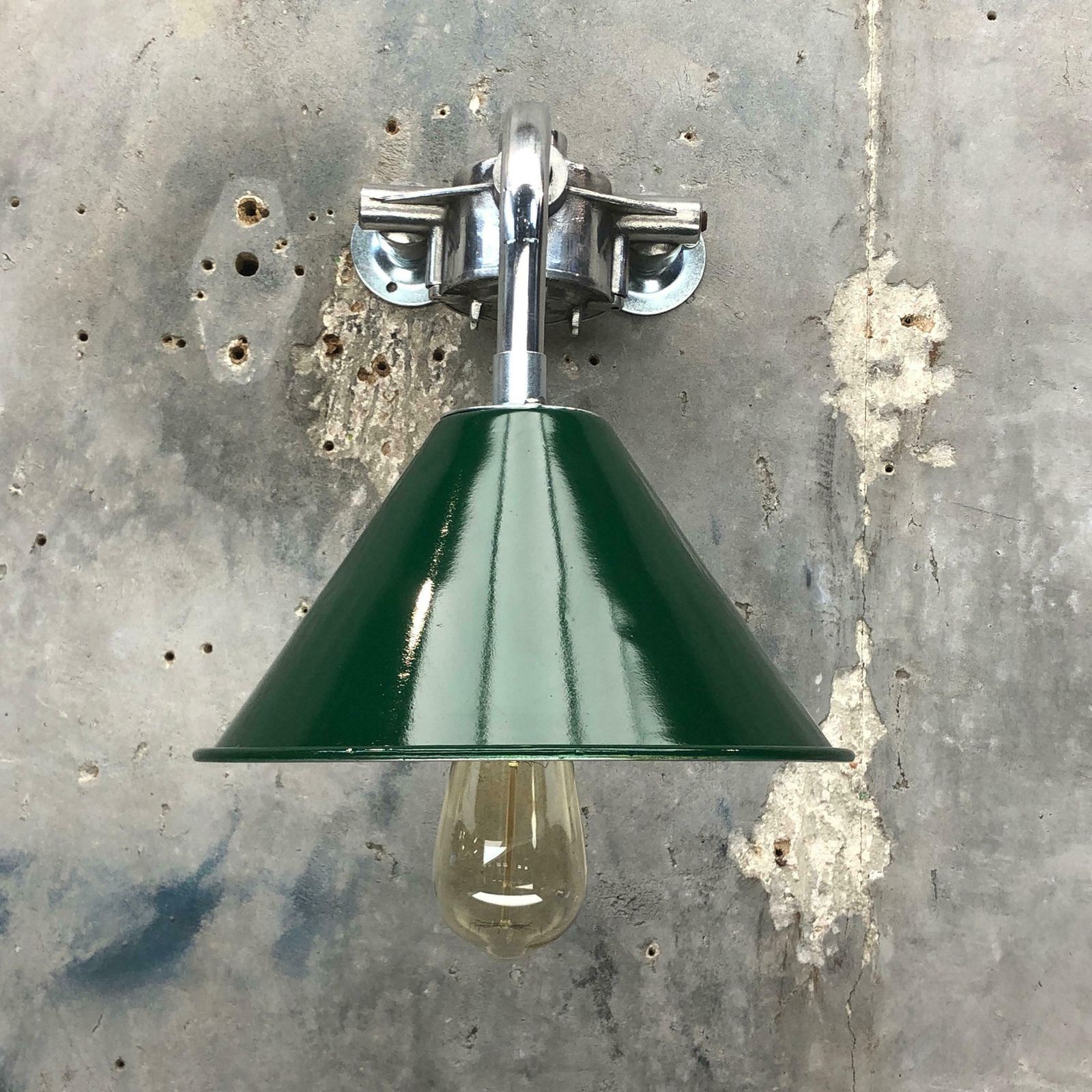 1980s Ex British Army Lamp Shade And Galvanised Steel Short Reach Cantilever photo vinterior