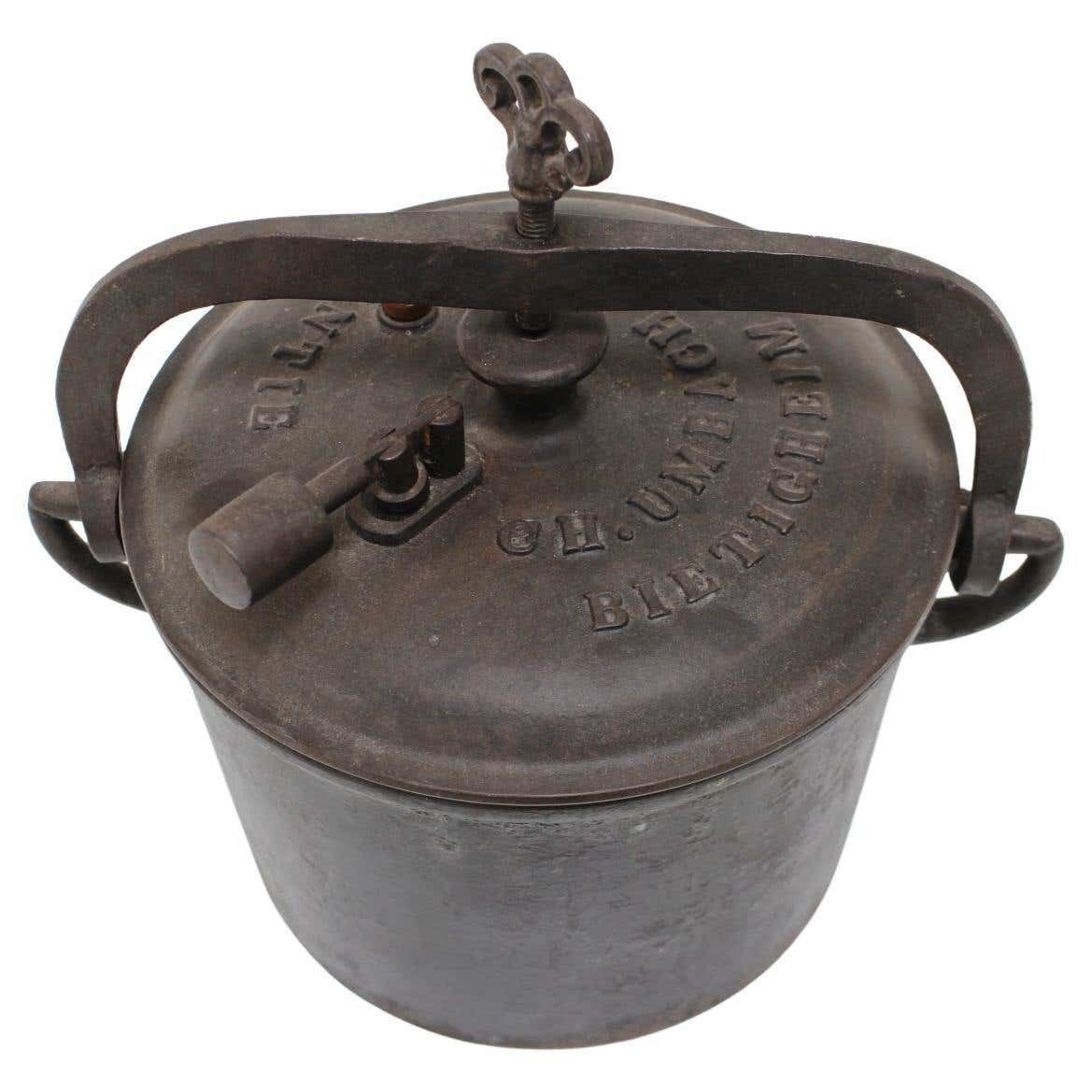 Pressure Cast Iron Pot Ch Umbach Bietigheim, 1910s