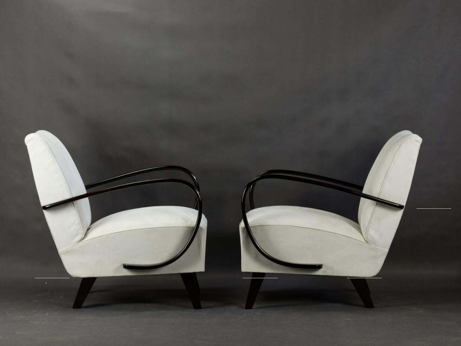 photo furniture Pair Of Armchairs By Jindrich Halabala 1950s