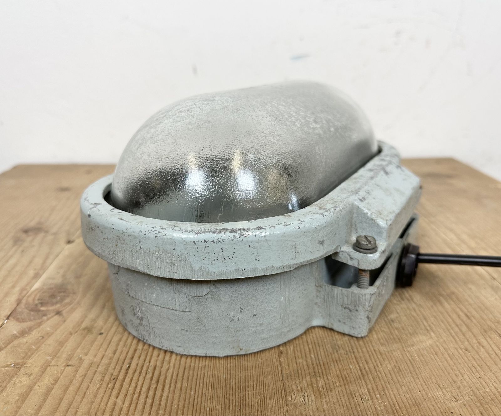Industrial Cast Aluminium Wall Light With Frosted Glass From Elektrosvit, 1970s, 7x photo furniture