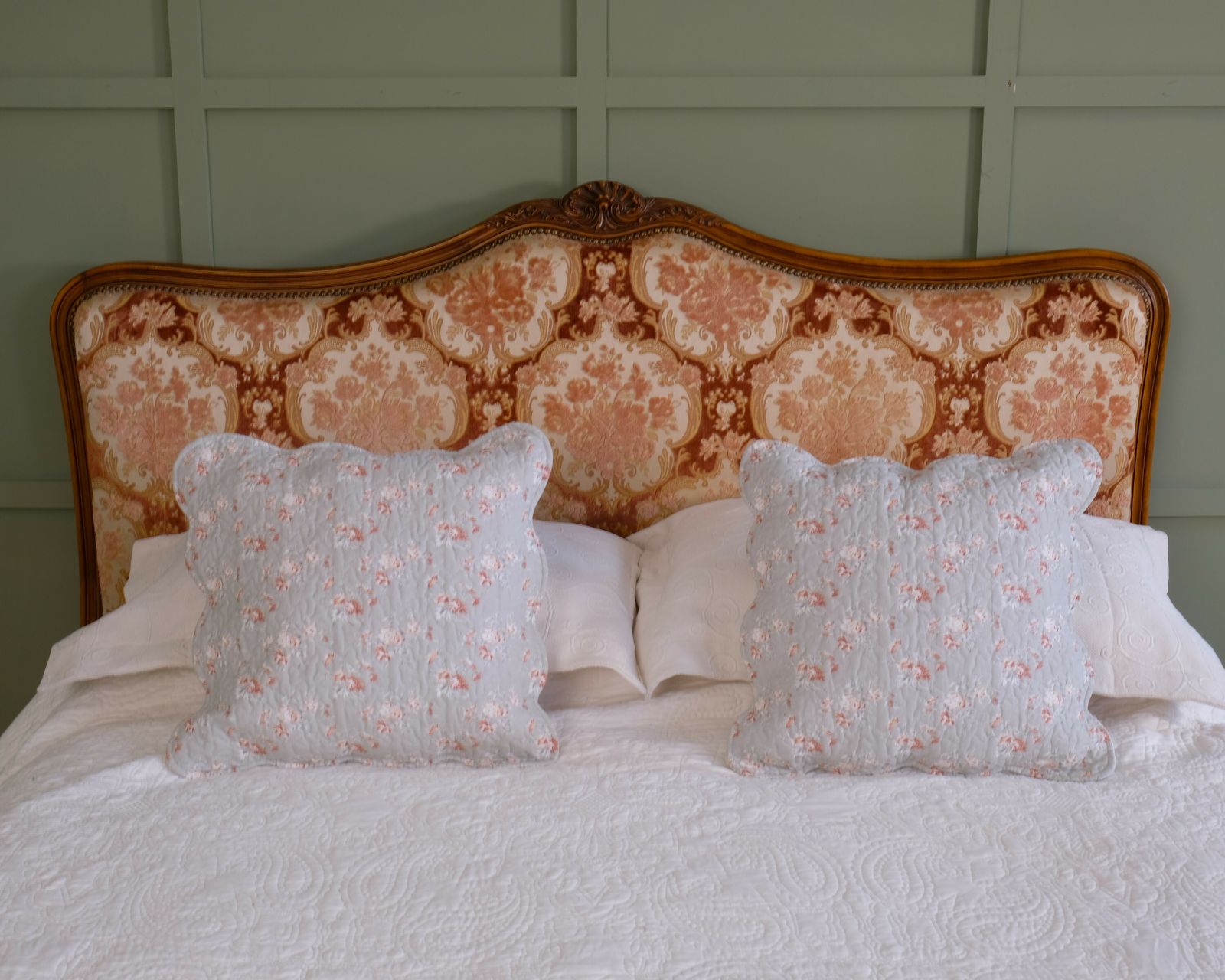 Large Kingsize 5'6"   Small Superking Antique Upholstered Bed photo for sale