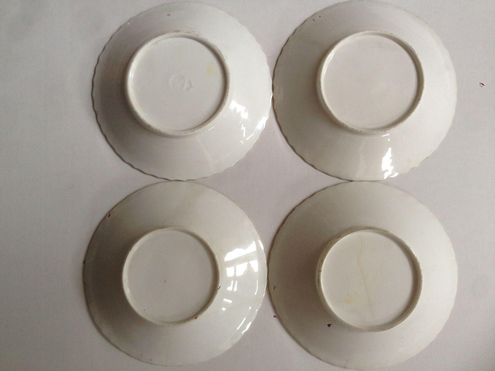 A Set Of Four Very Early Worcester Bowls. Dragons In Compartments. photo furniture