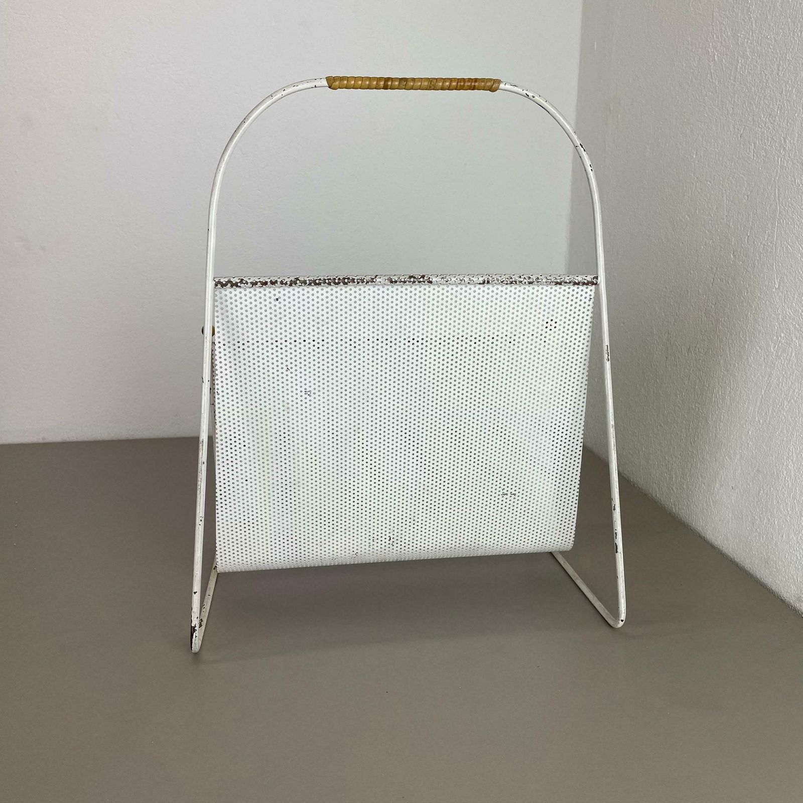 Mategot Aubock Style White Metal Hole Pattern Magazine Holder, France, 1950s photo vinterior
