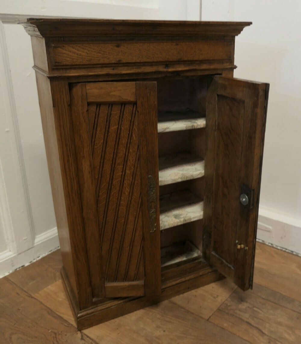 Small Oak 2 Door Cupboard photo 480.0