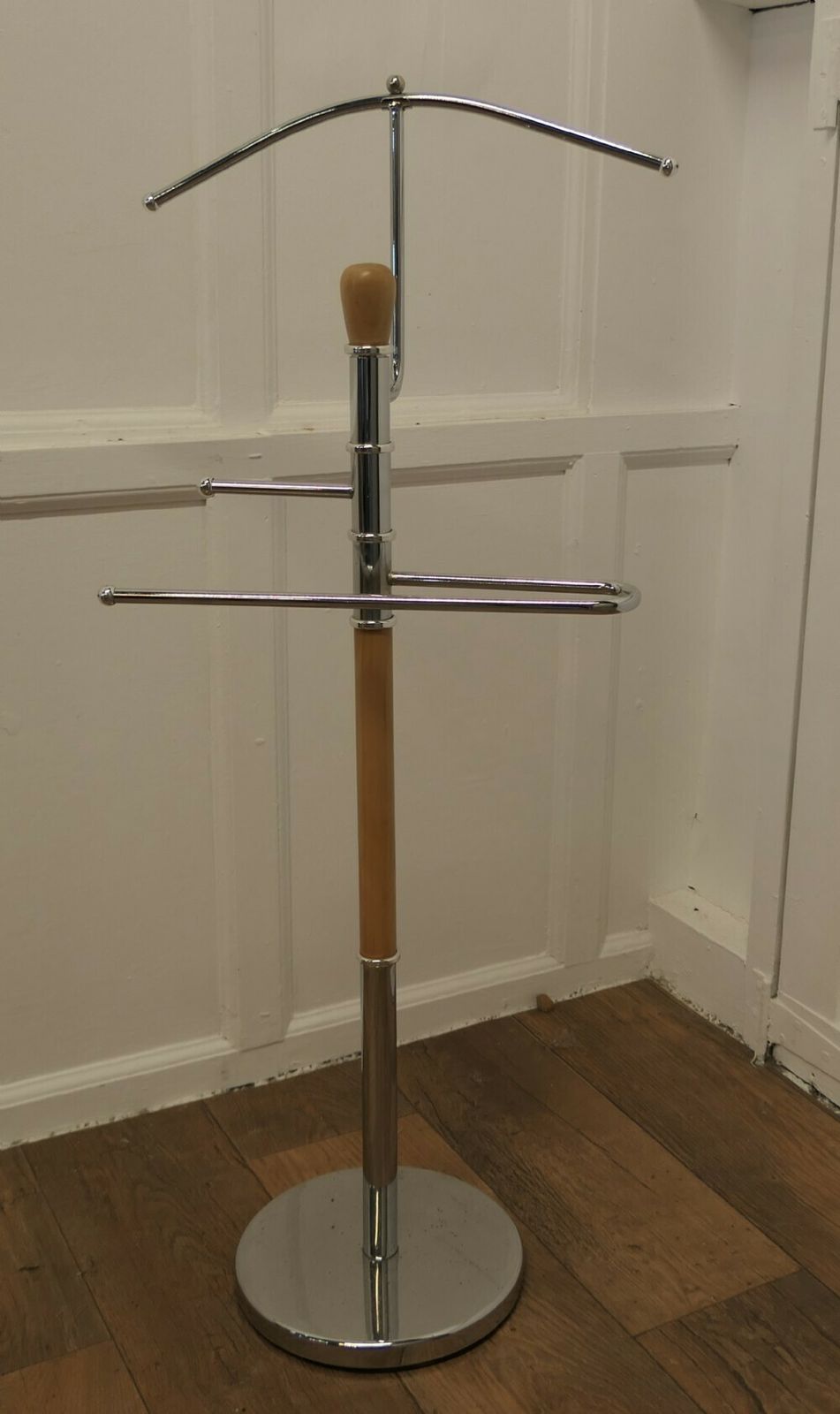 Mid Century Gentleman’s Floor Standing Valet Suit Hanger