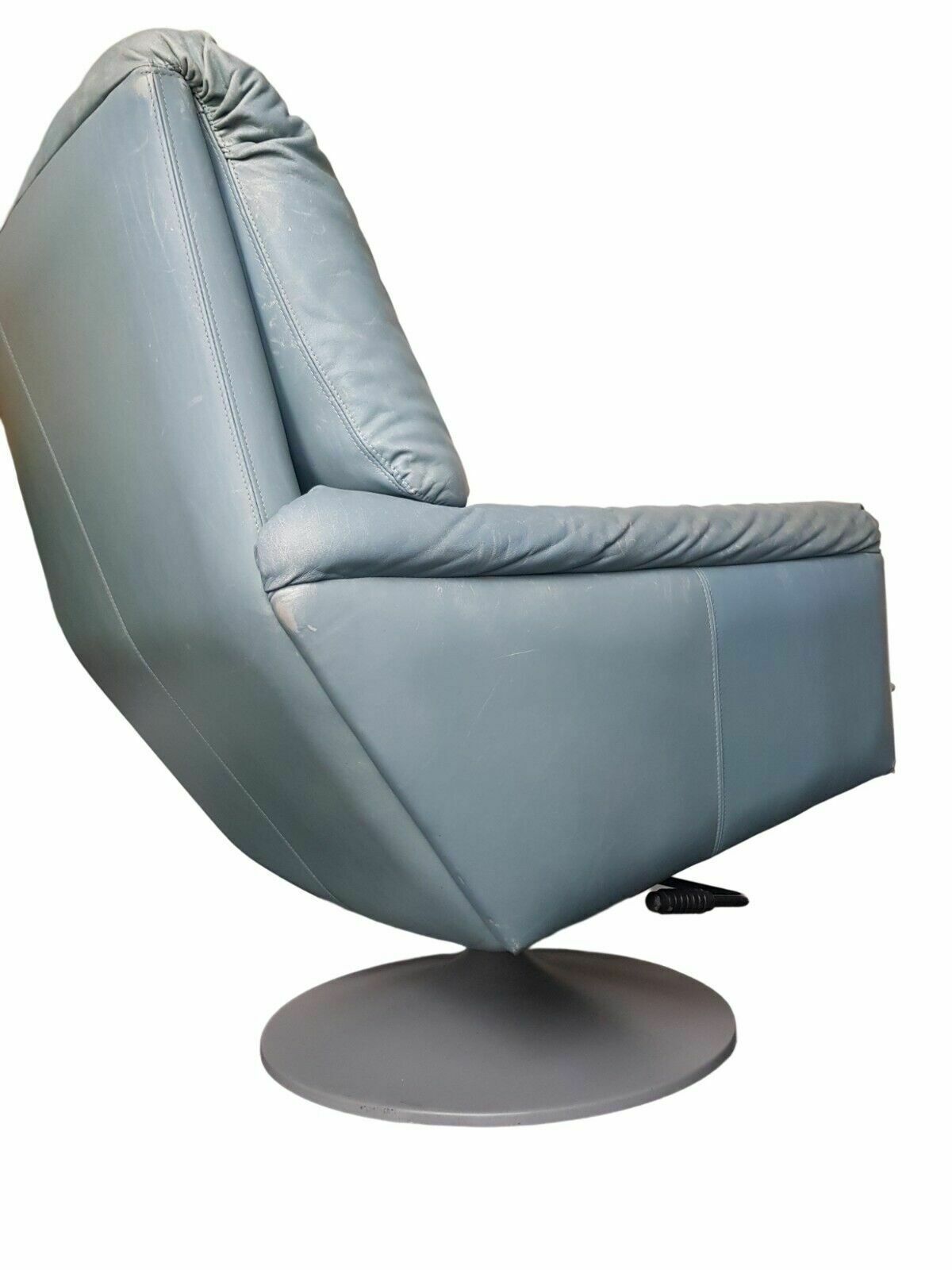 Mid Century Leather Swivel Armchair By Alex Hentoven For Leolux photo for sale