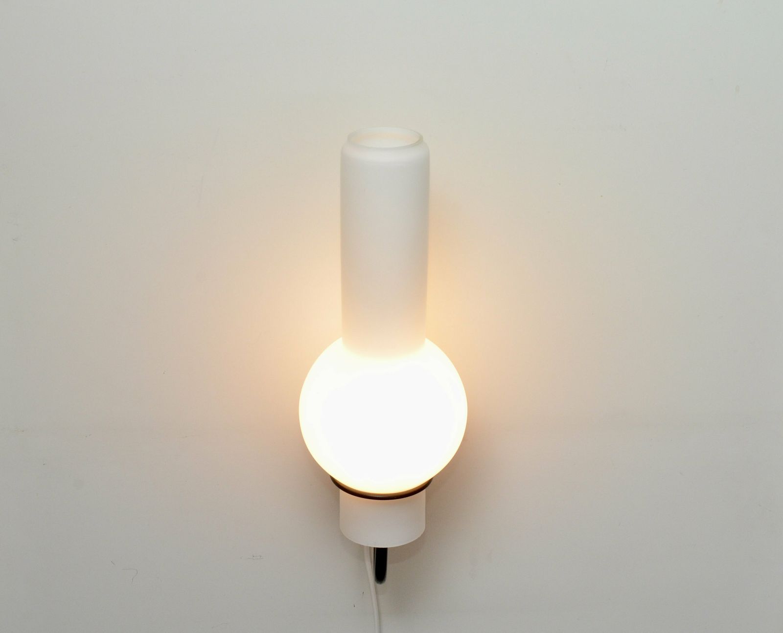 Rare Minimalist Midcentury Lucifero Quinquet Wall Lamp By Raak Amsterdam Modelnumber C 1664, Dutch Design 1960s photo buy