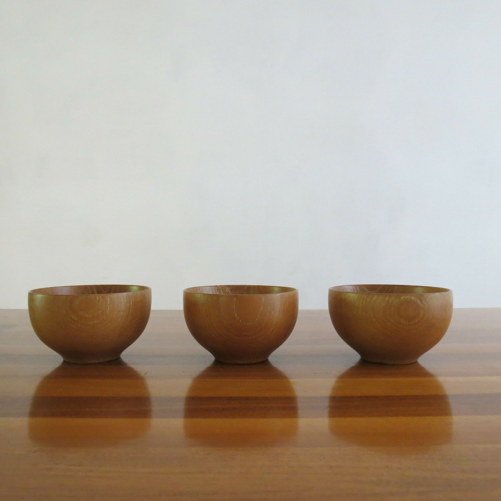 photo vintage Set Of 3 Hand Produced 1970s Wooden Ash Bowls