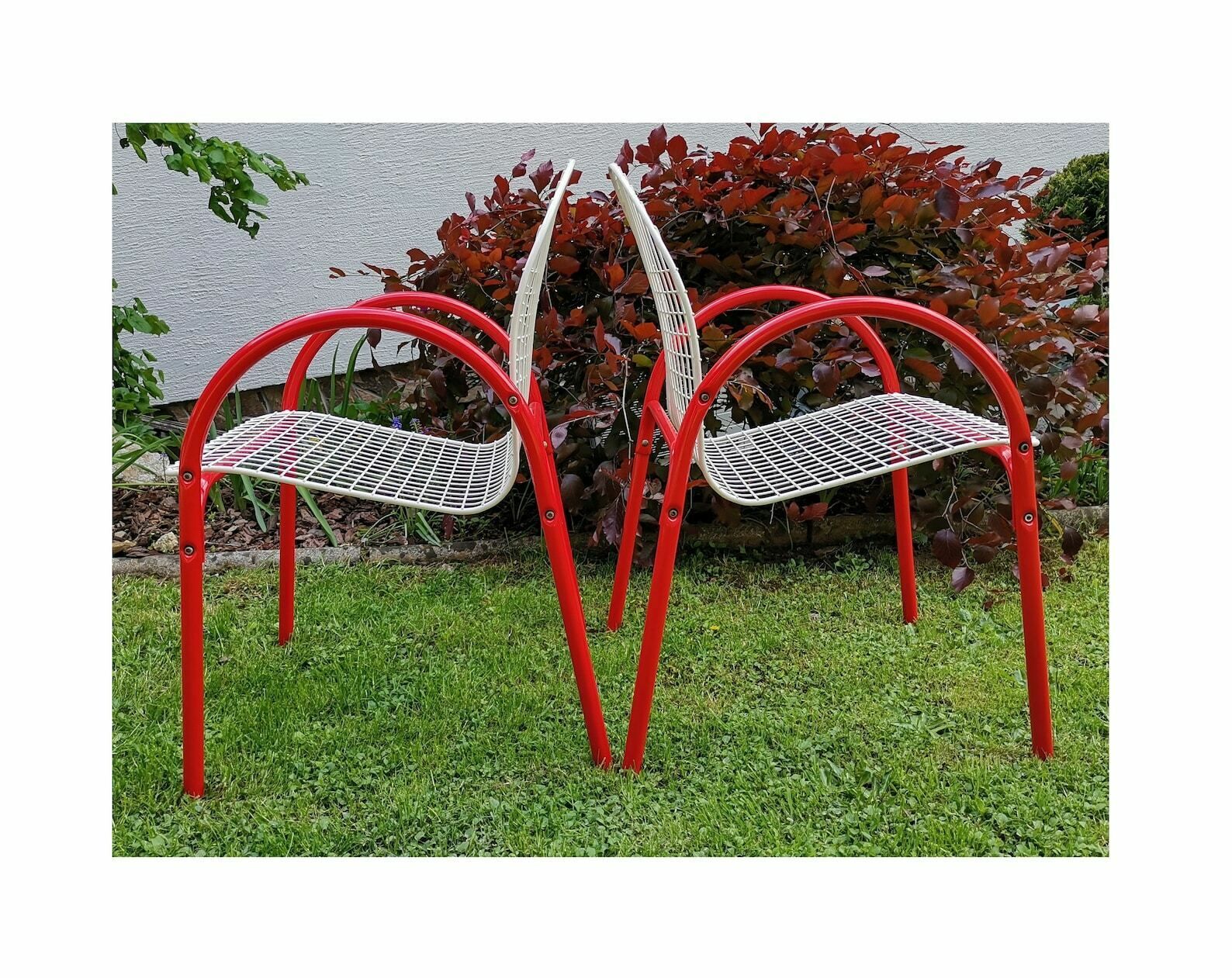 1 Of 4 Red & White Metal Garden Chairs / Pop Art Memphis Design / Memphis Style Chair / 70s Yugoslavia photo furniture