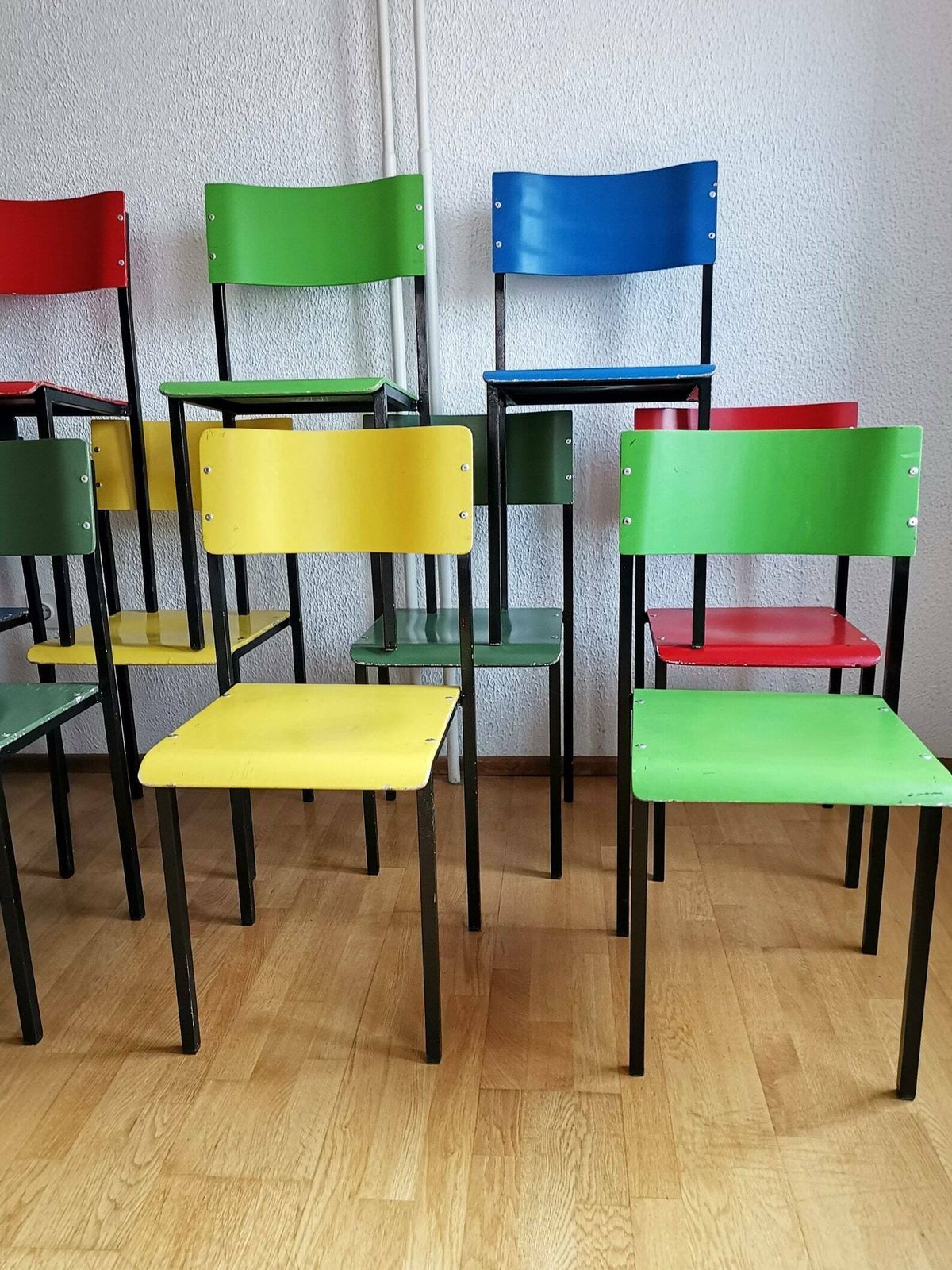 1 van 10 industriële schoolstoelen / Vintage houten bureaustoel / Joegoslavische bureaustoelen photo for sale