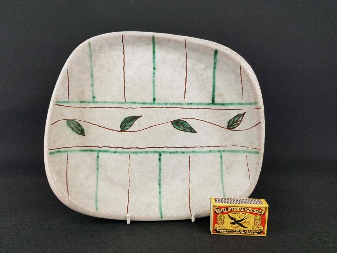 Vintage Marzi Und Remy Keramik Well Shaped Plate With Leaf Decor 5025/27 West German Pottery Fat Lava Era photo furniture