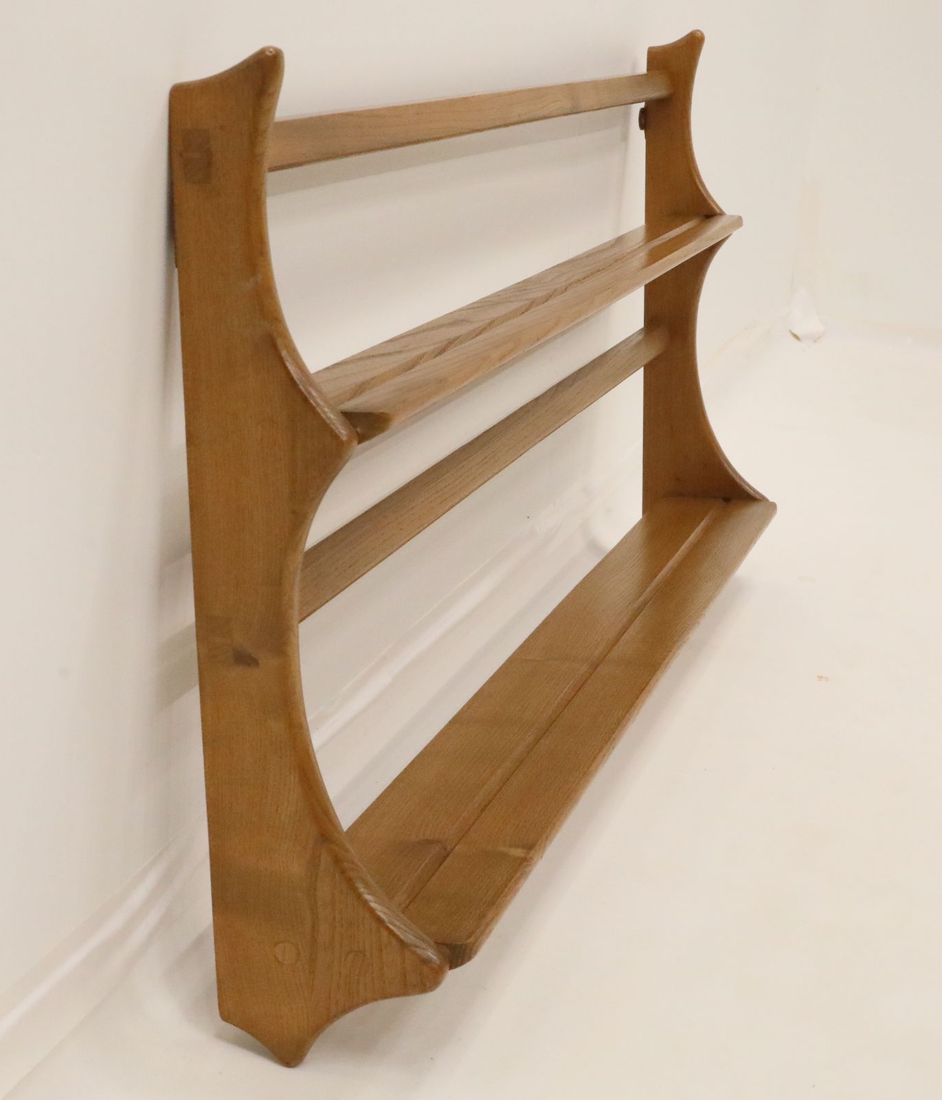 Ercol Open Plate Rack Model 268 Golden Dawn Ex Con Free Nationwide Delivery photo furniture