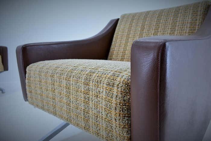 photo vinterior 1960s Pair Of Italian Armchairs