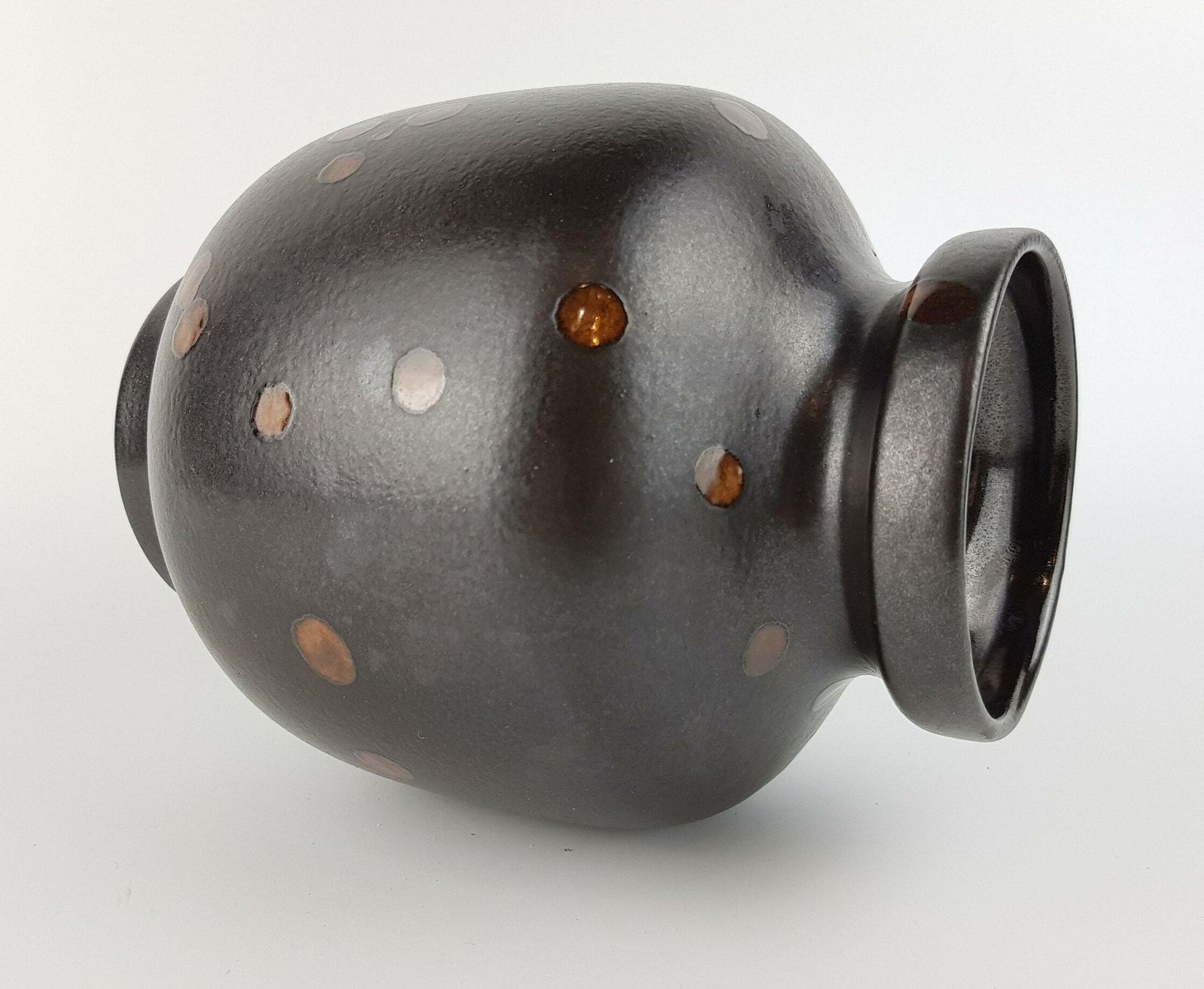 Vintage Karlsruher Majolika Vaas 9001 Van Friedegart Glatzle, West German Pottery, 1978 photo for sale