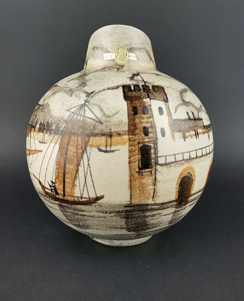 Vintage Jawe Edelkeramik Handgeschilderde Kan/Vaas Met Castell Decor Zeilboot, West Duits Aardewerk, Ca. Jaren 1950 photo for sale