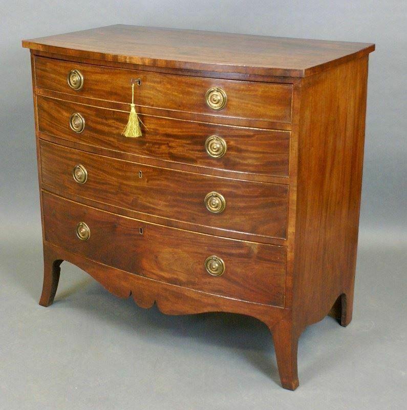 An Elegant Georgian Bow Front Chest photo vinterior