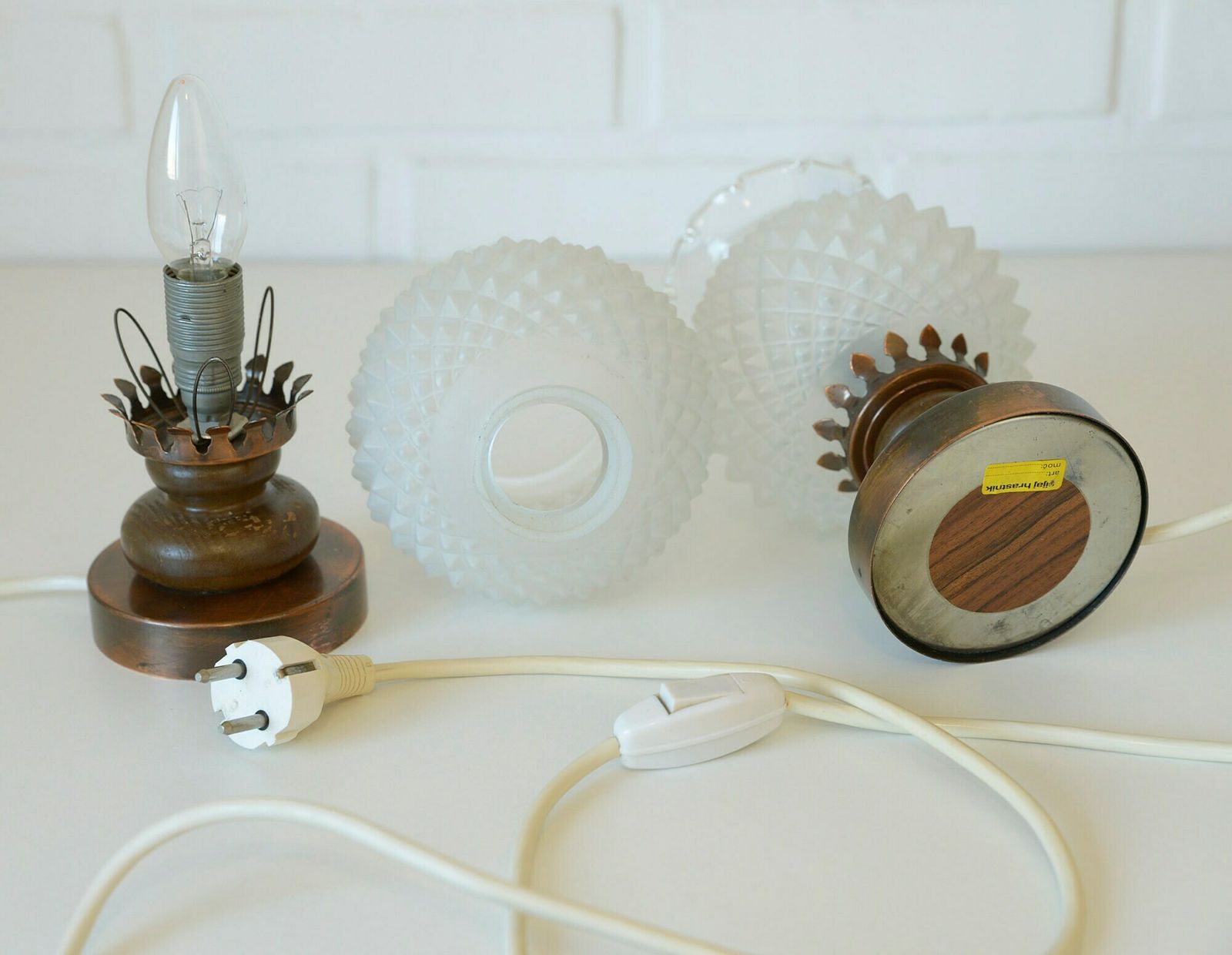 Pair Of Charming Desk Lamp / Vintage Bedside Lamps / Wood And Copper Table Lamps / Pineapple Glass Shade photo buy