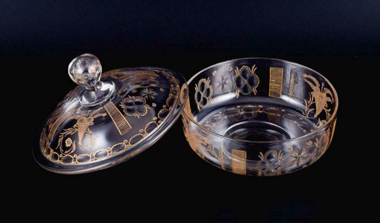 Lidded French Bowl In Mouth Blown Glass With Faceted Motifs And Gold Decoration. photo 492.0