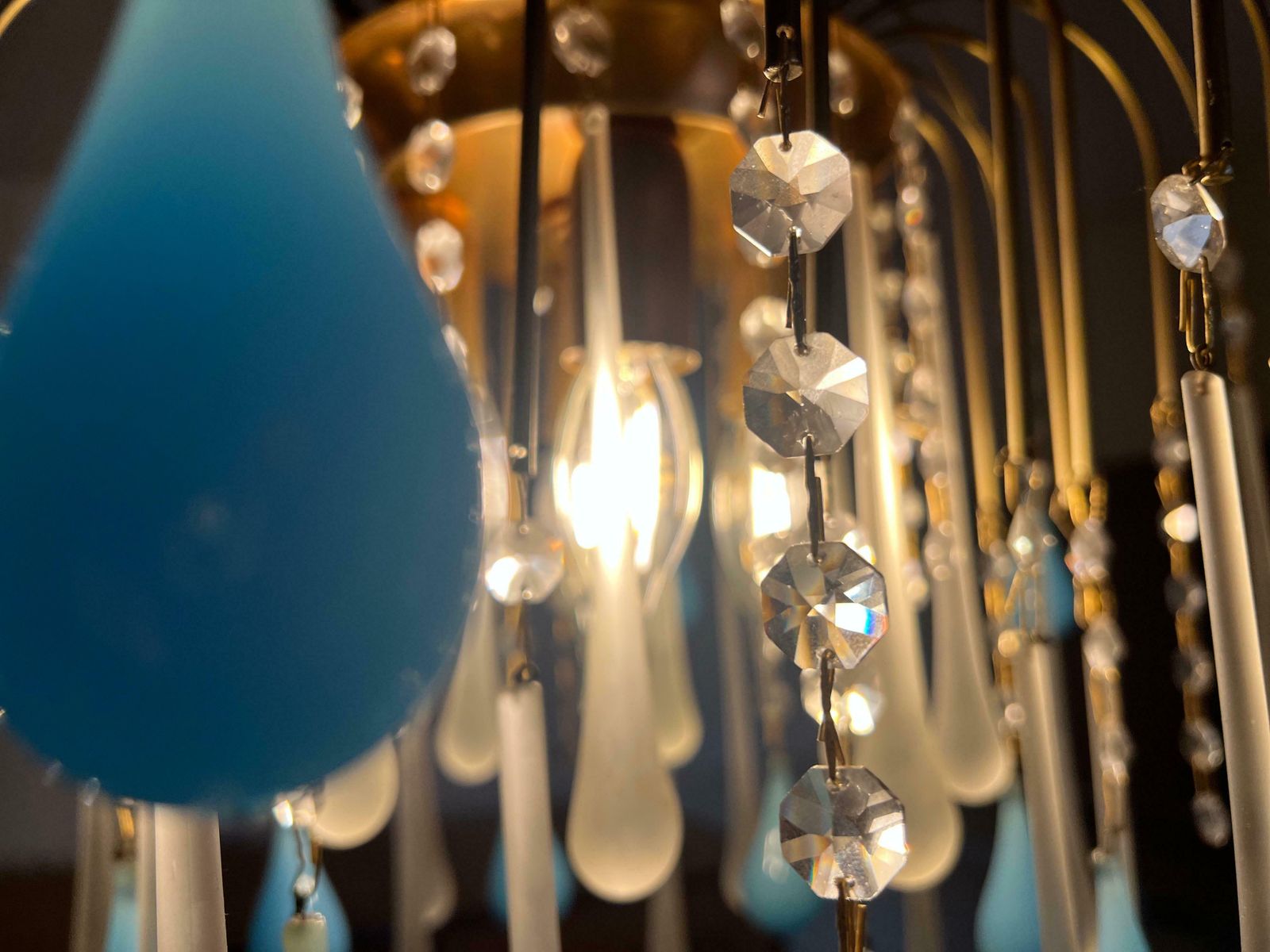 photo vintage Elegant Italian Chandelier, "South Beach". Murano