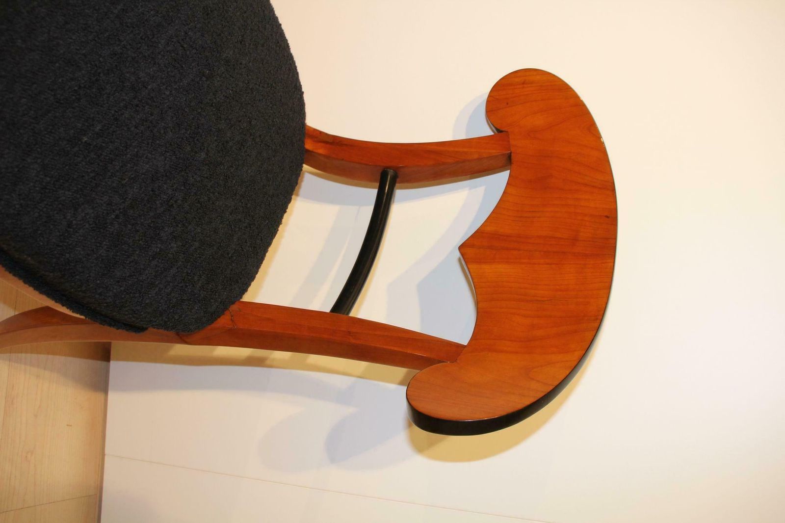 photo vinterior Biedermeier Shovel Chair, Cherry Veneer, South Germany Circa 1820
